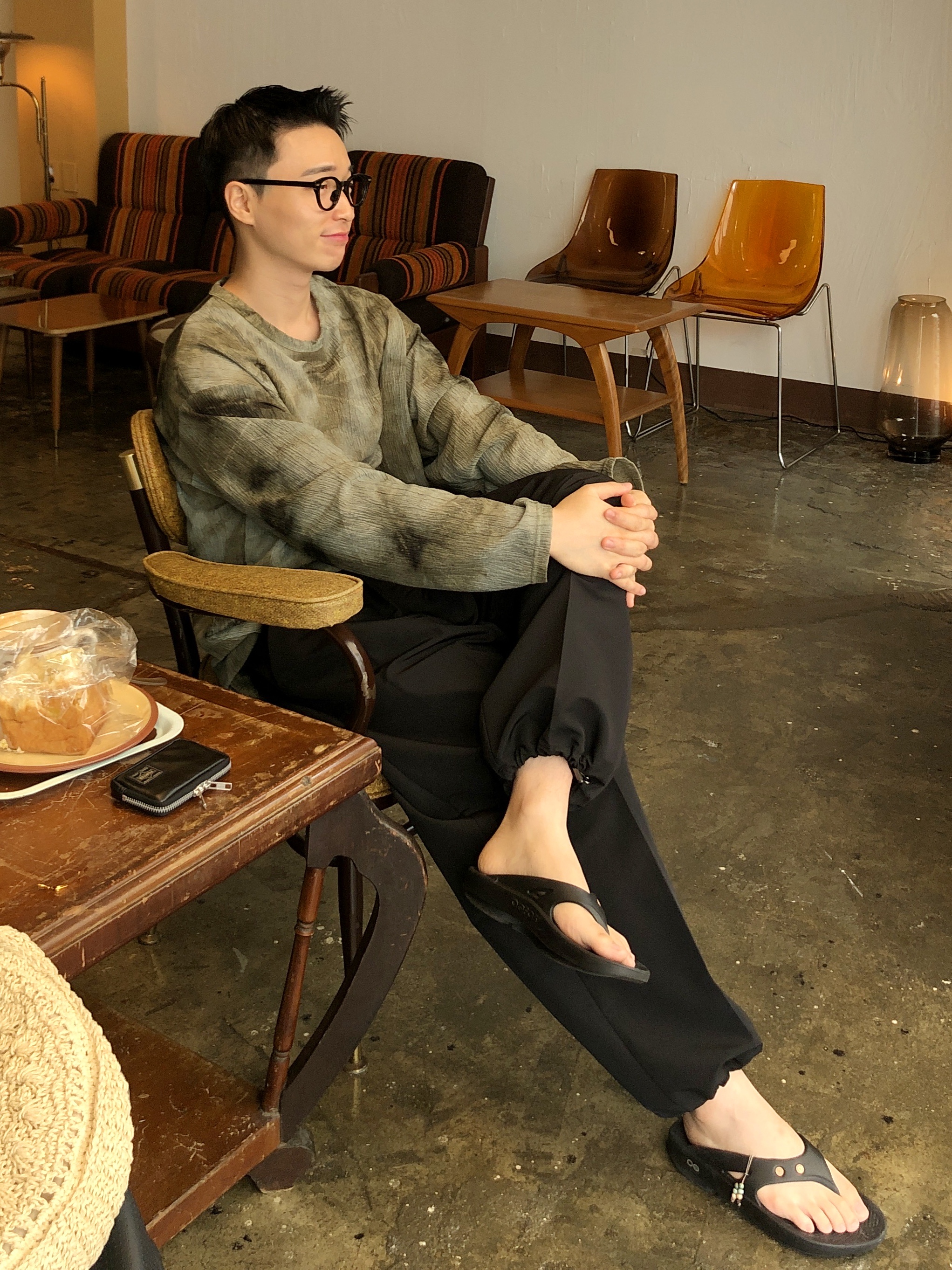 Oofos x Andersson Bell OOriginal Sandal 착용 스타일 - 4
