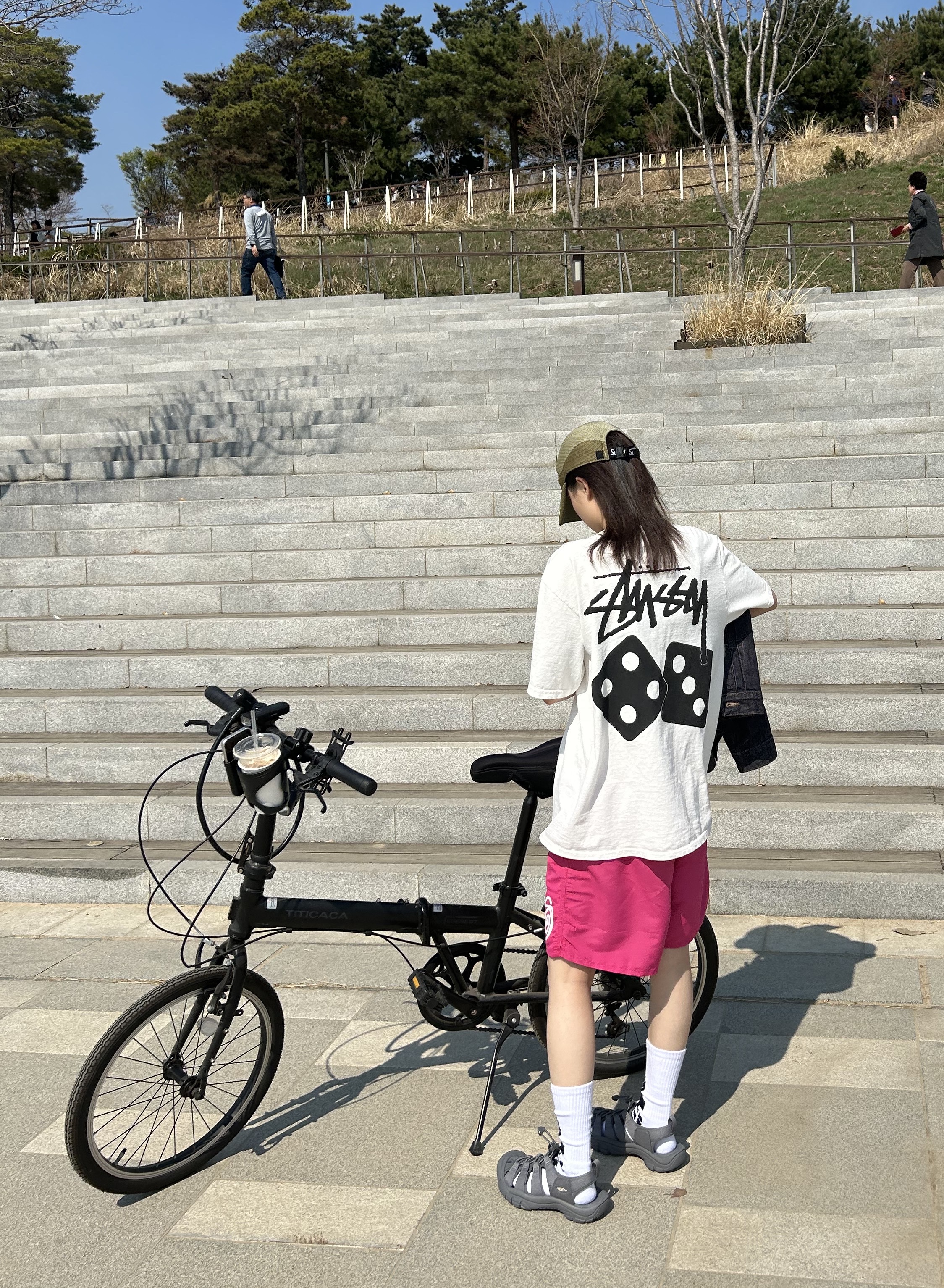 Stussy Curly S Water Shorts Fucshia 착용 스타일