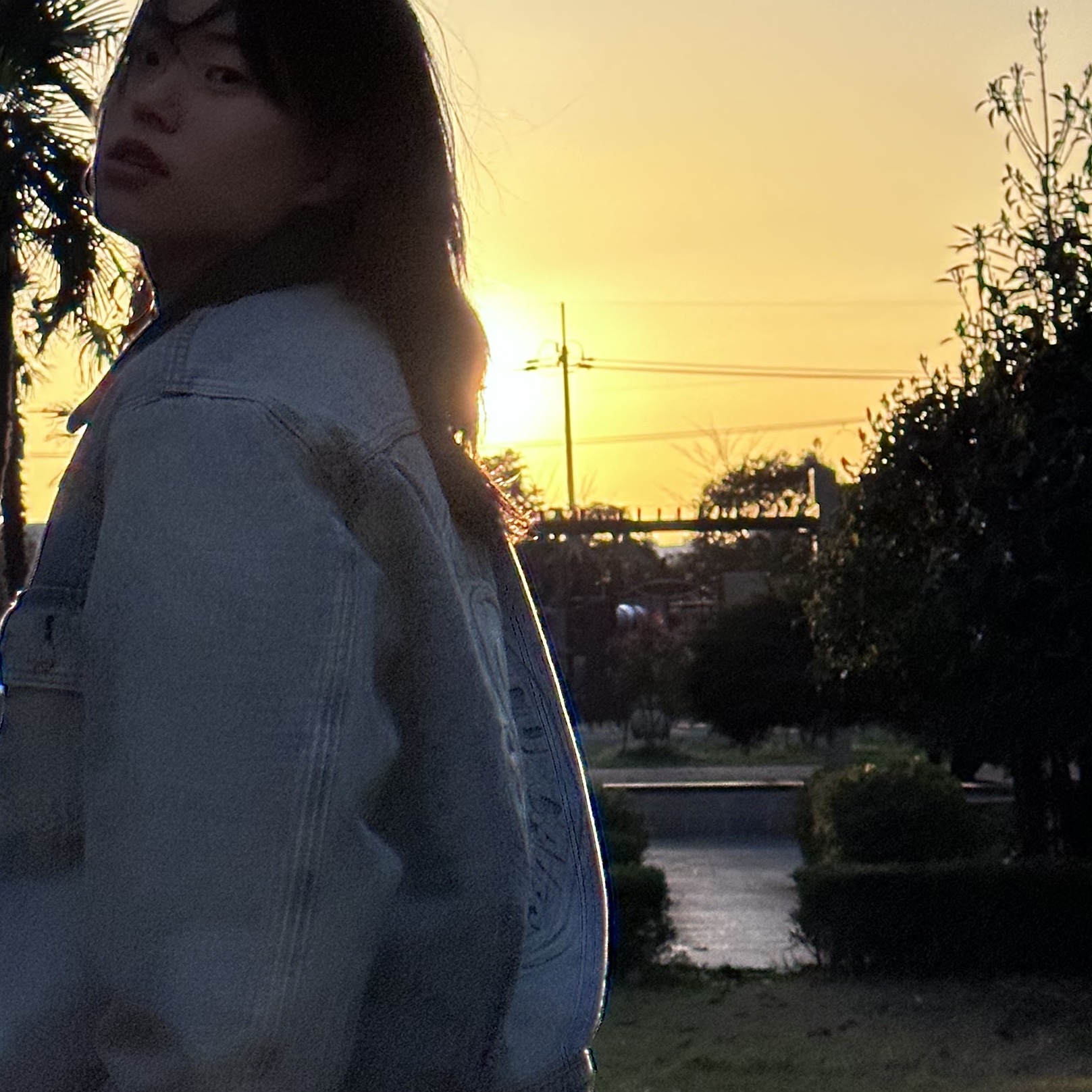 Stussy x Levi's Embossed Trucker Jacket Indigo 착용 스타일