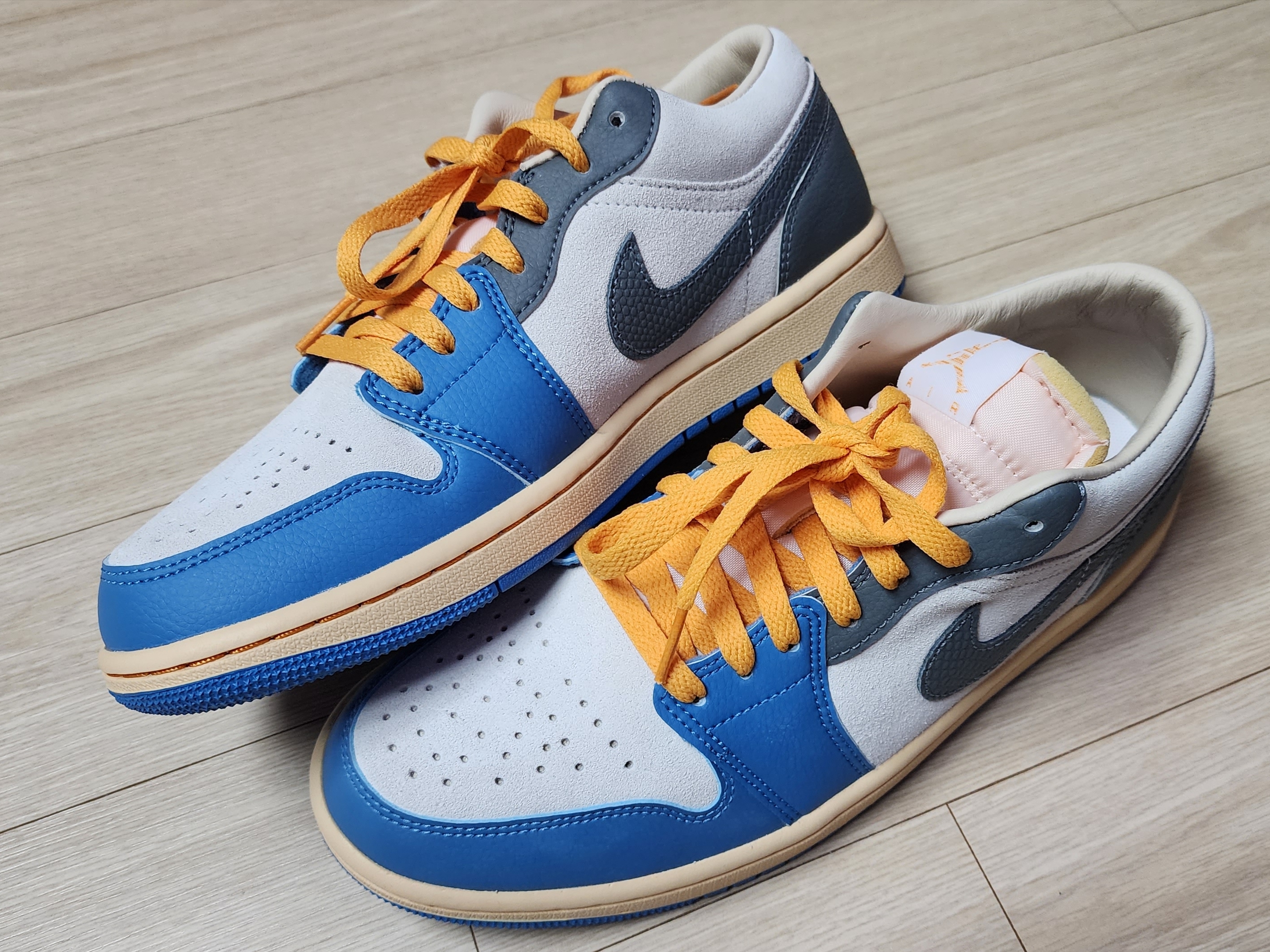 Jordan 1 Low SE Tokyo 96 착용 스타일 - 2