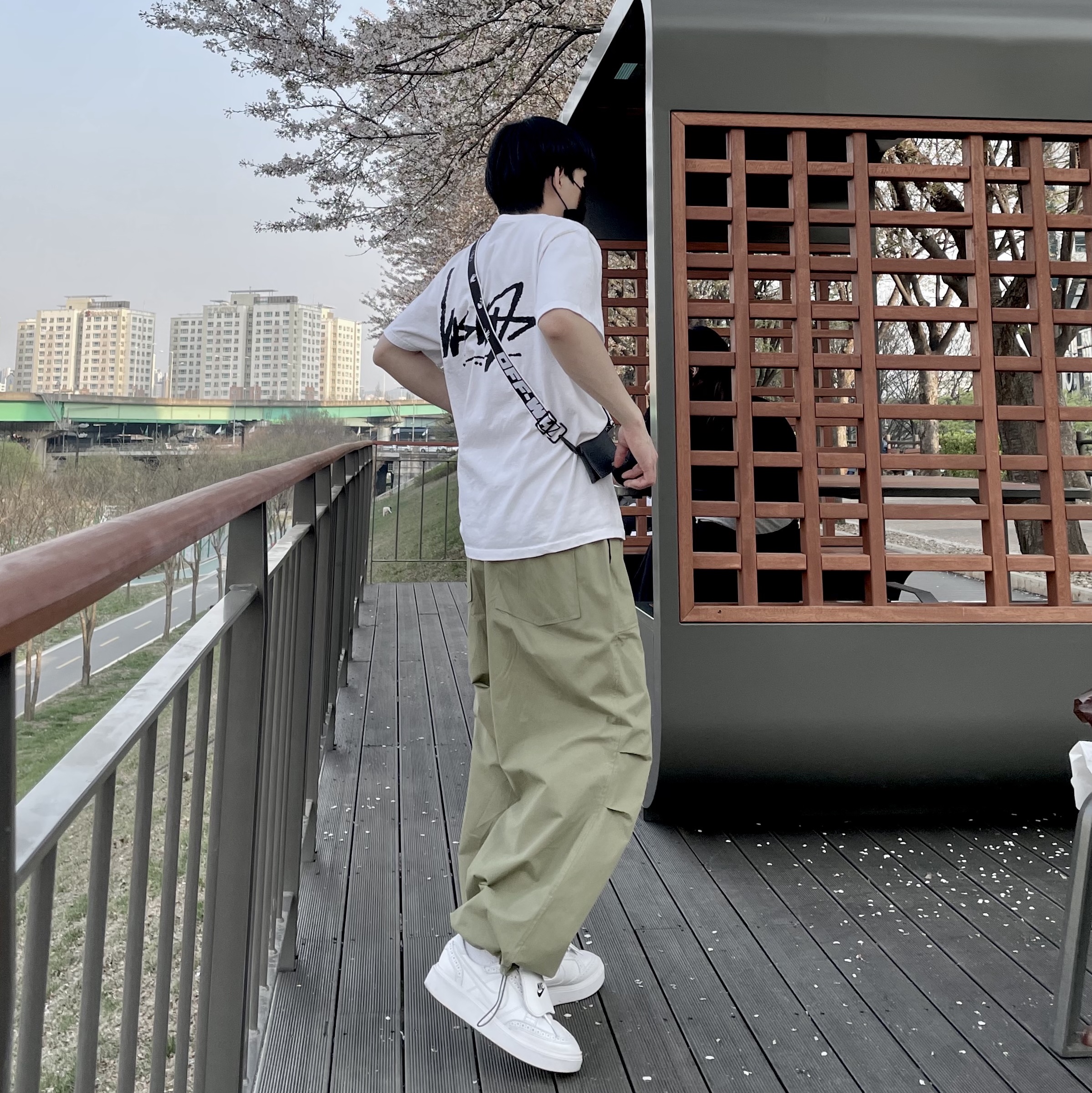 Nike x Peaceminusone Kwondo1 White, Stussy Flipped T-Shirt White 착용 스타일