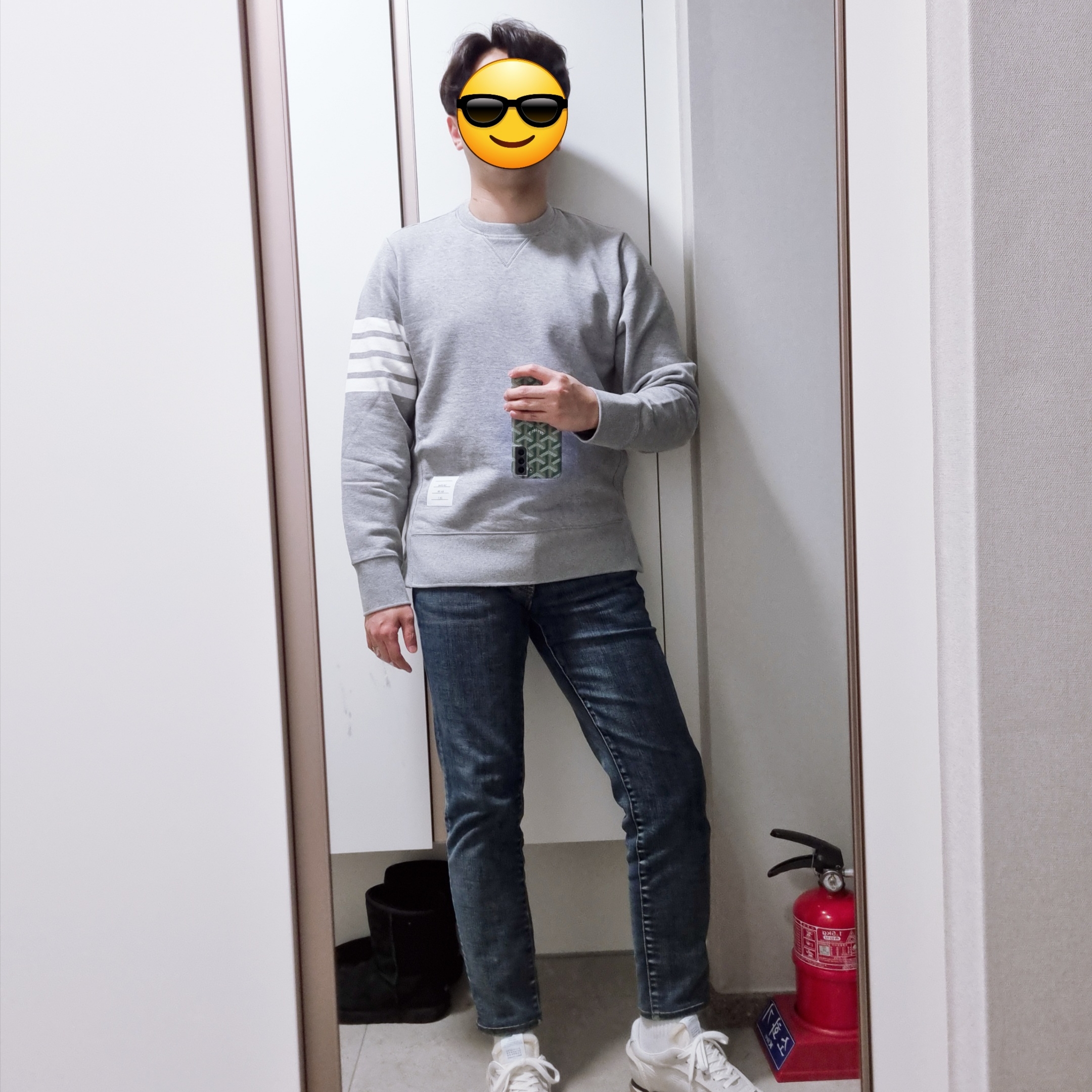 Thom Browne Engineered 4-Bar Sweatshirt Light Grey 착용 스타일 - 1