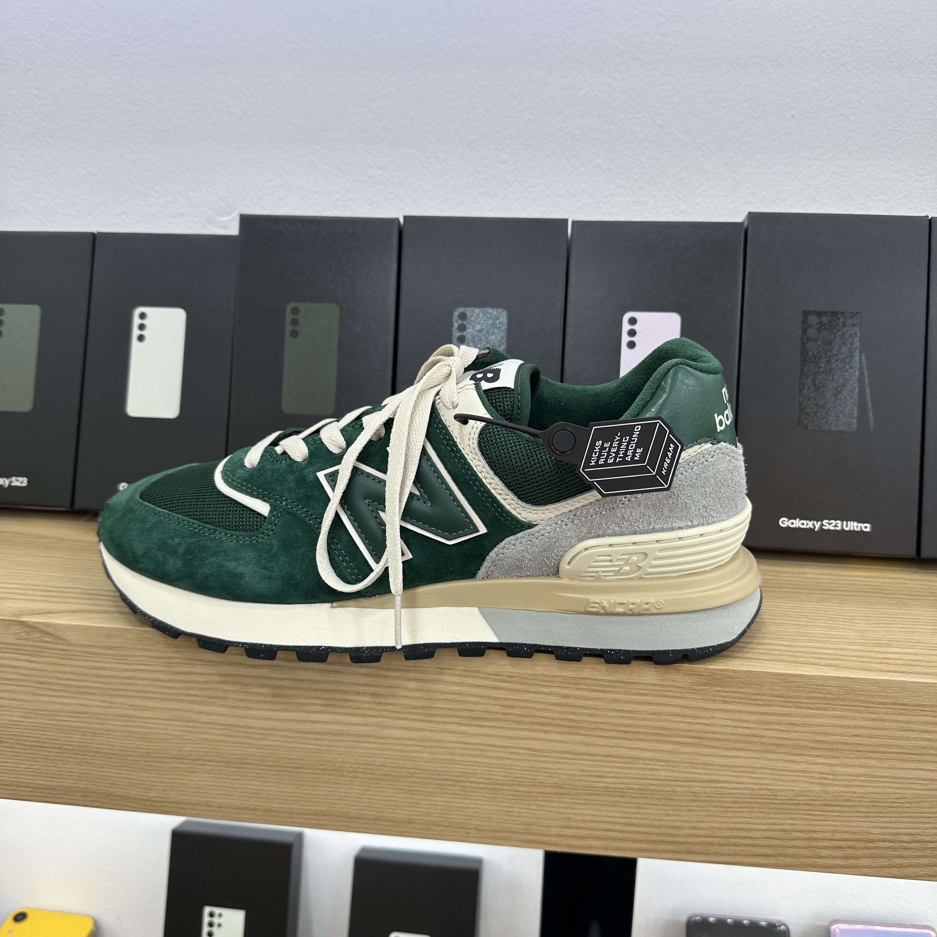 New Balance 574 Legacy Green 착용 스타일 - 2
