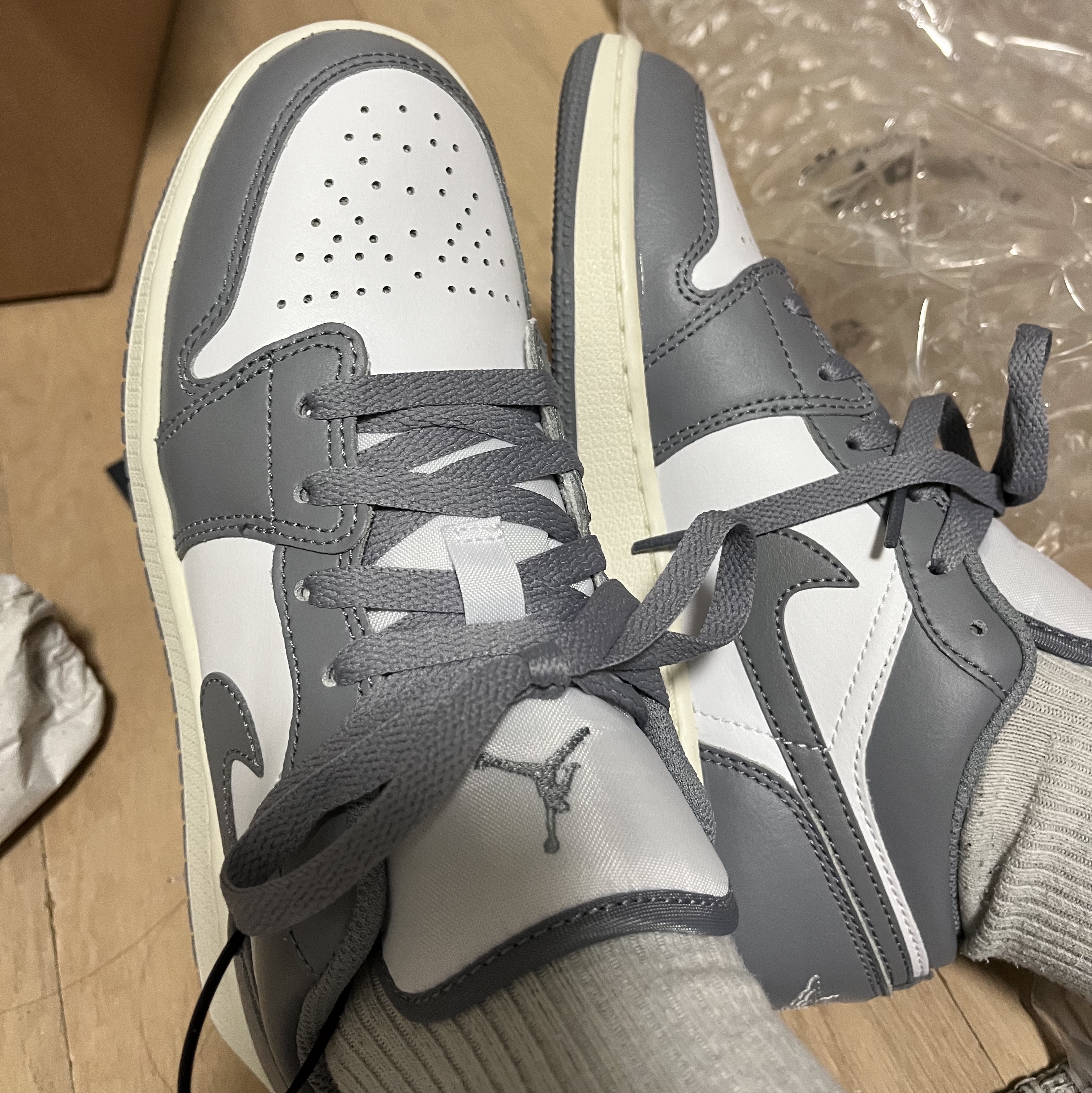 (GS) Jordan 1 Low Stealth and White 착용 스타일