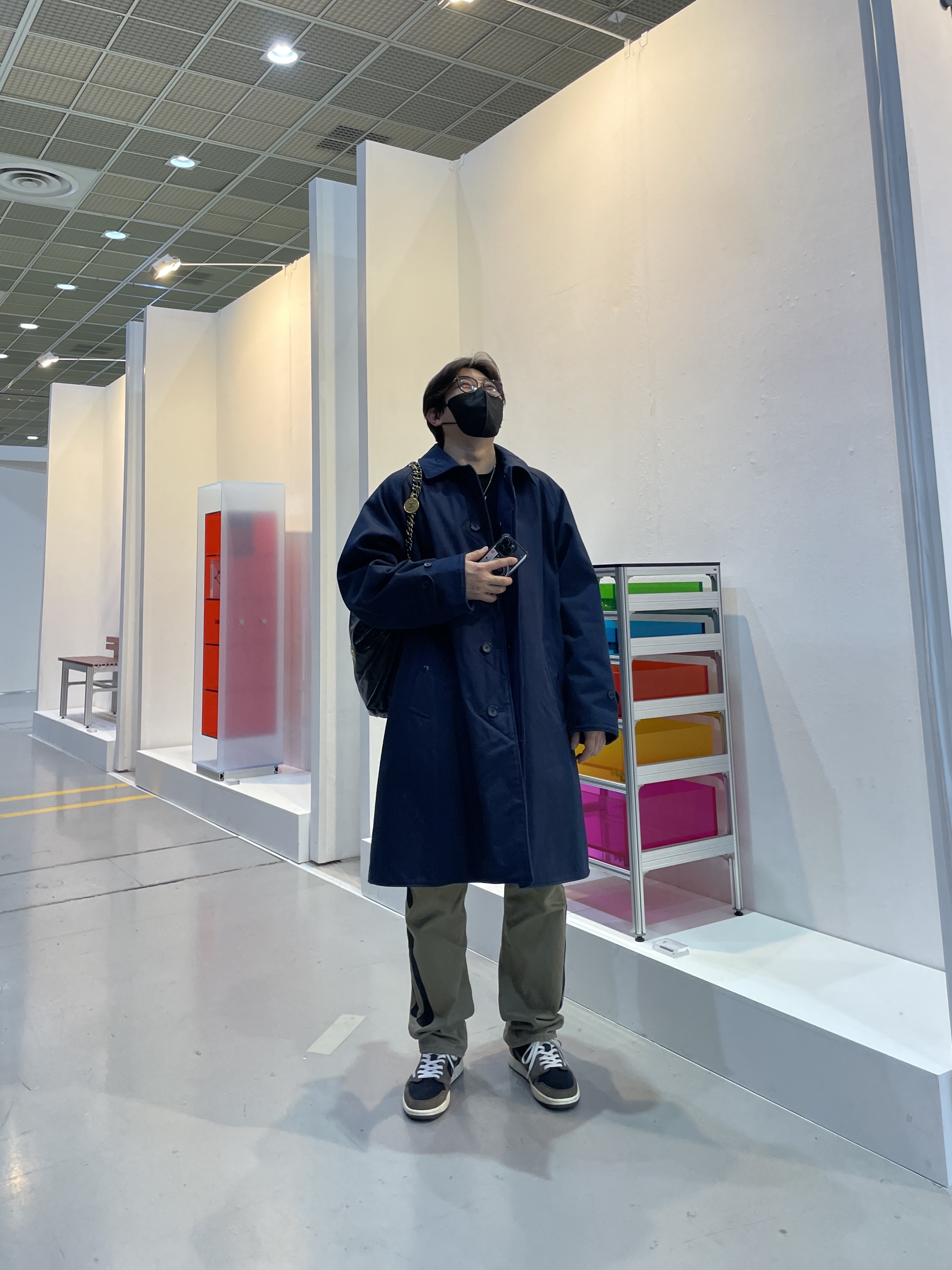 Jordan 1 x Travis Scott Retro Low OG SP Mocha, Kapital Vintage Satin Mexican Tuxedo 5P Okagilly Pants Mocha Beige 착용 스타일 - 2