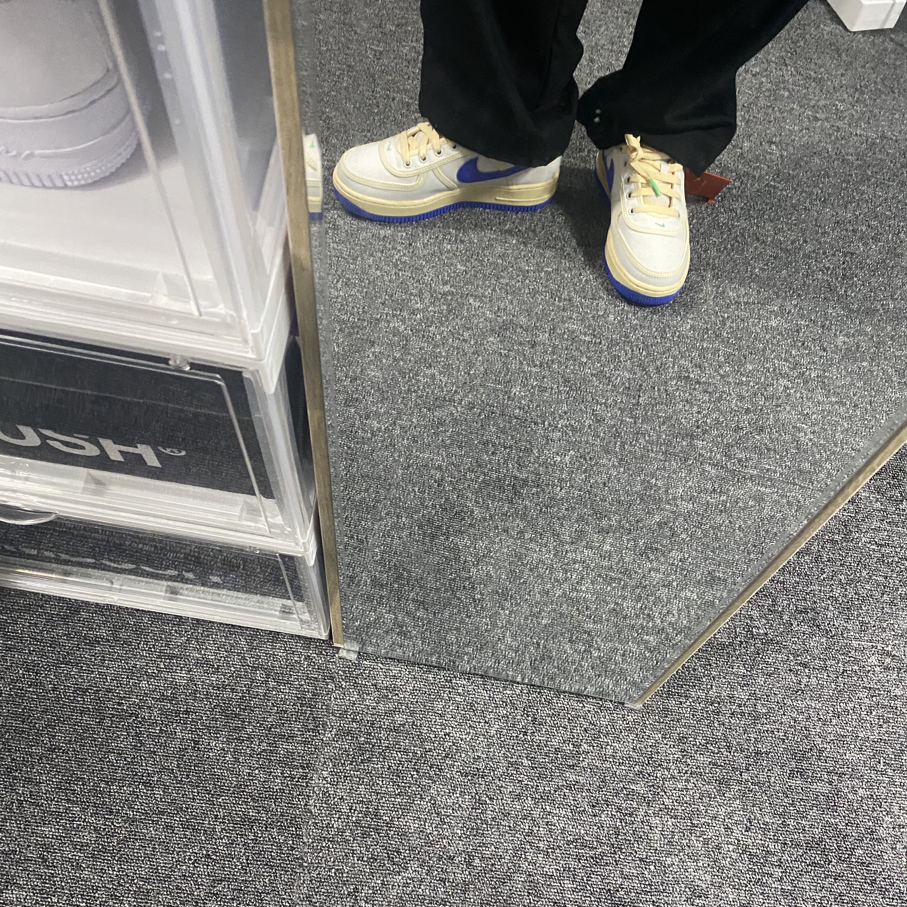 (W) Nike Air Force 1 '07 Sail Medium Blue 착용 스타일 - 2