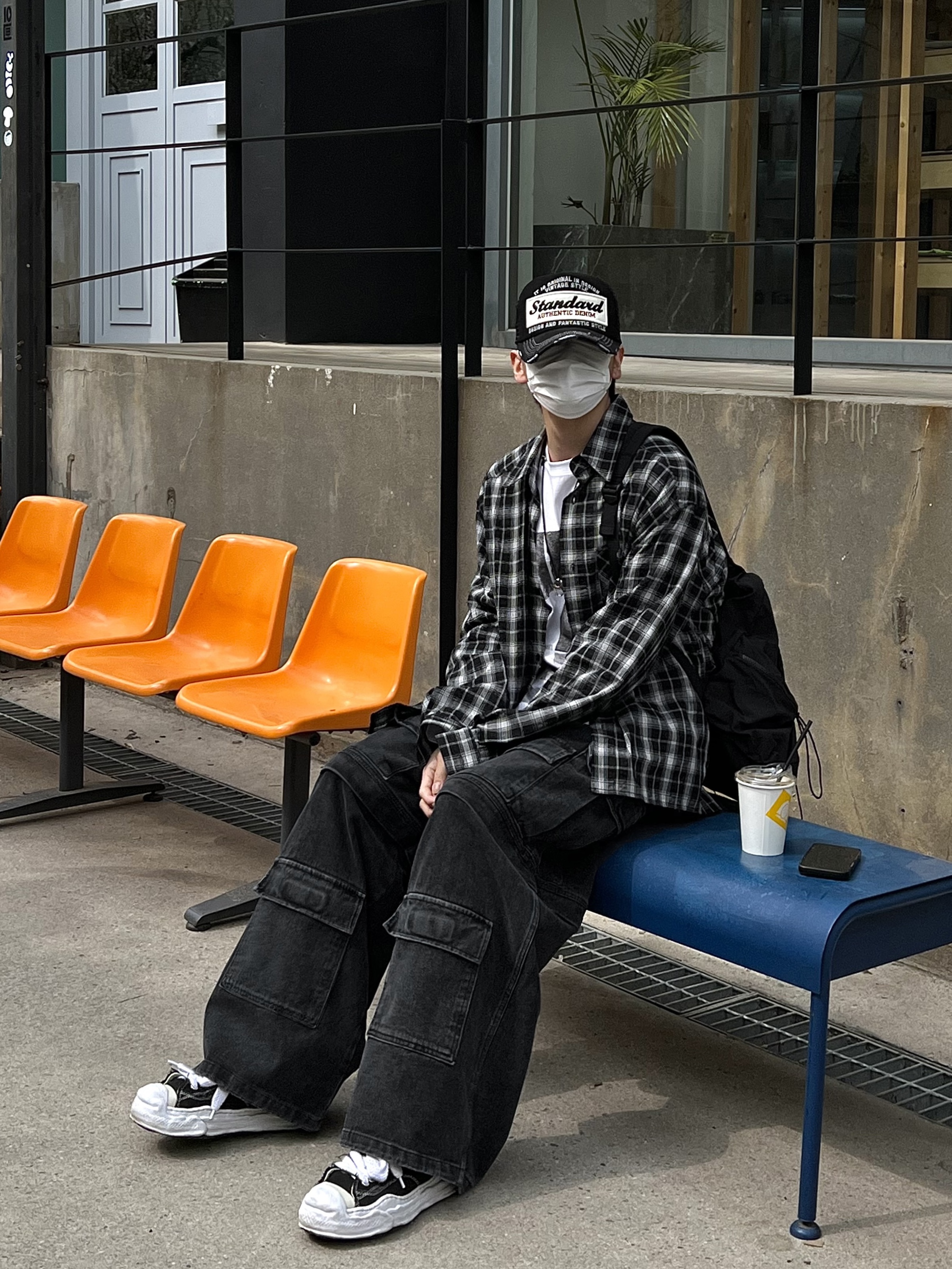 Maison Mihara Yasuhiro Hank OG Sole Canvas Low-top Sneakers Black 착용 스타일 - 3