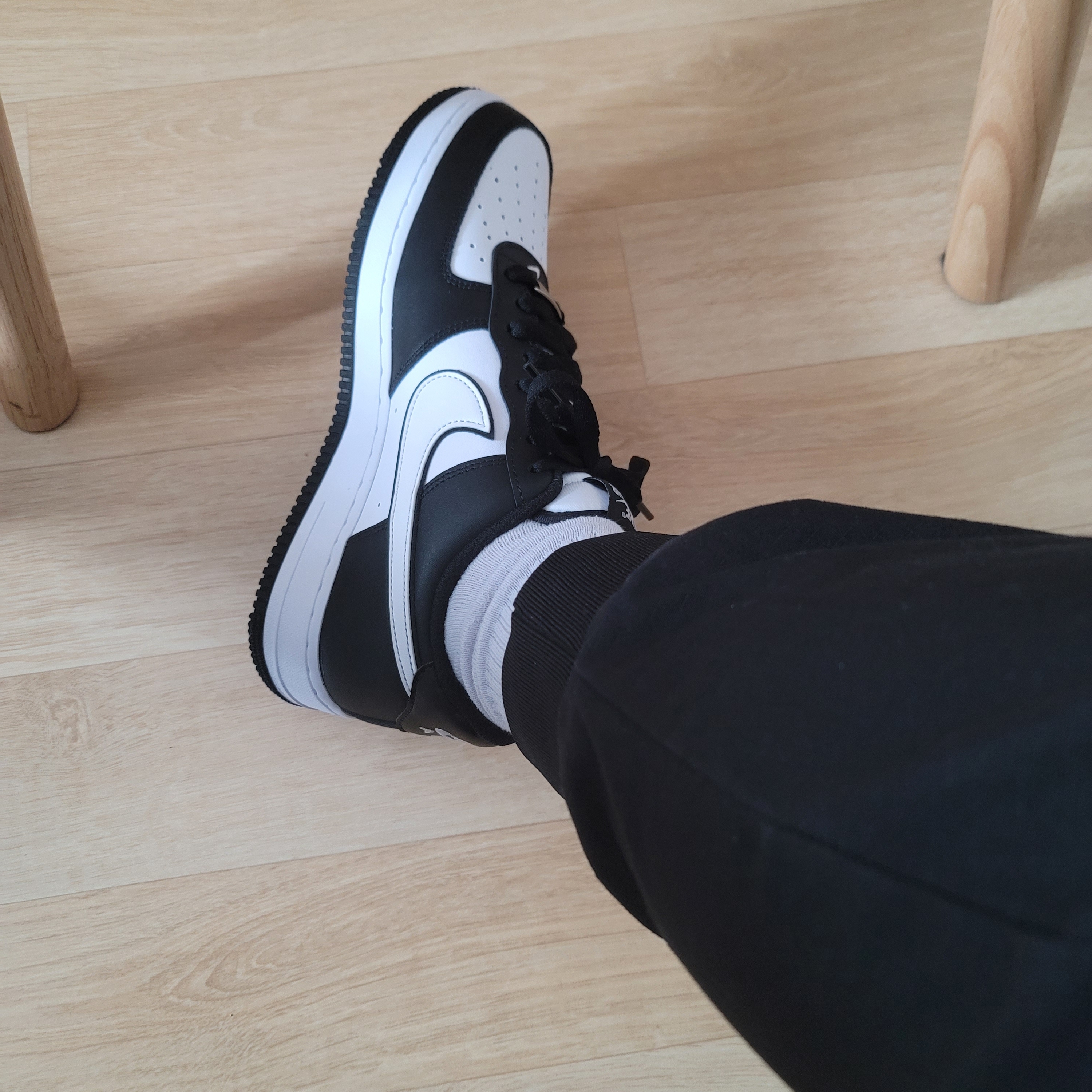 Nike Air Force 1 '07 Black White 착용 스타일
