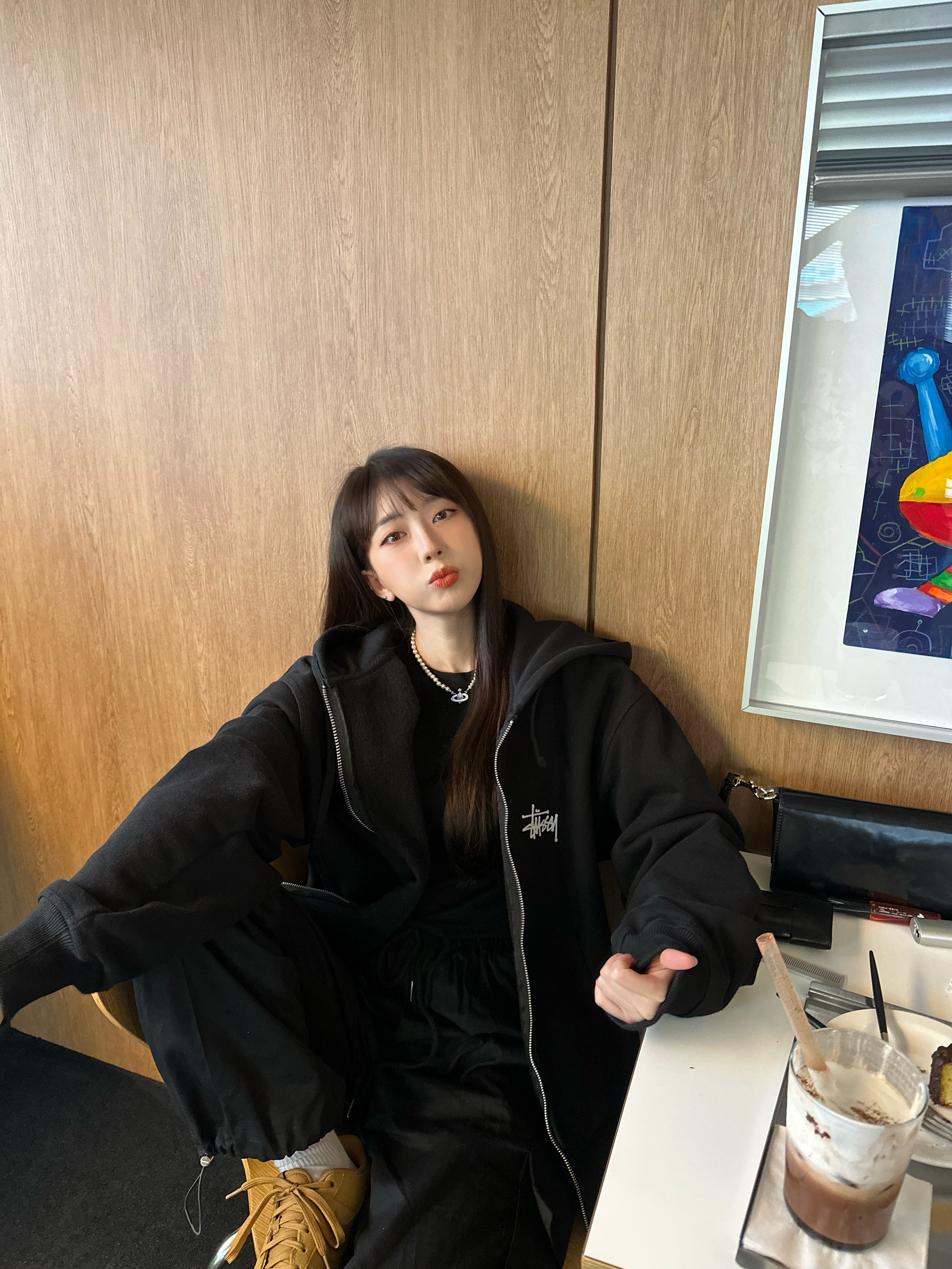 Stussy Basic Stussy Zip Hoodie Black 2023, (GS) Nike Air Force 1 LV8 3 Wheat 착용 스타일 - 1