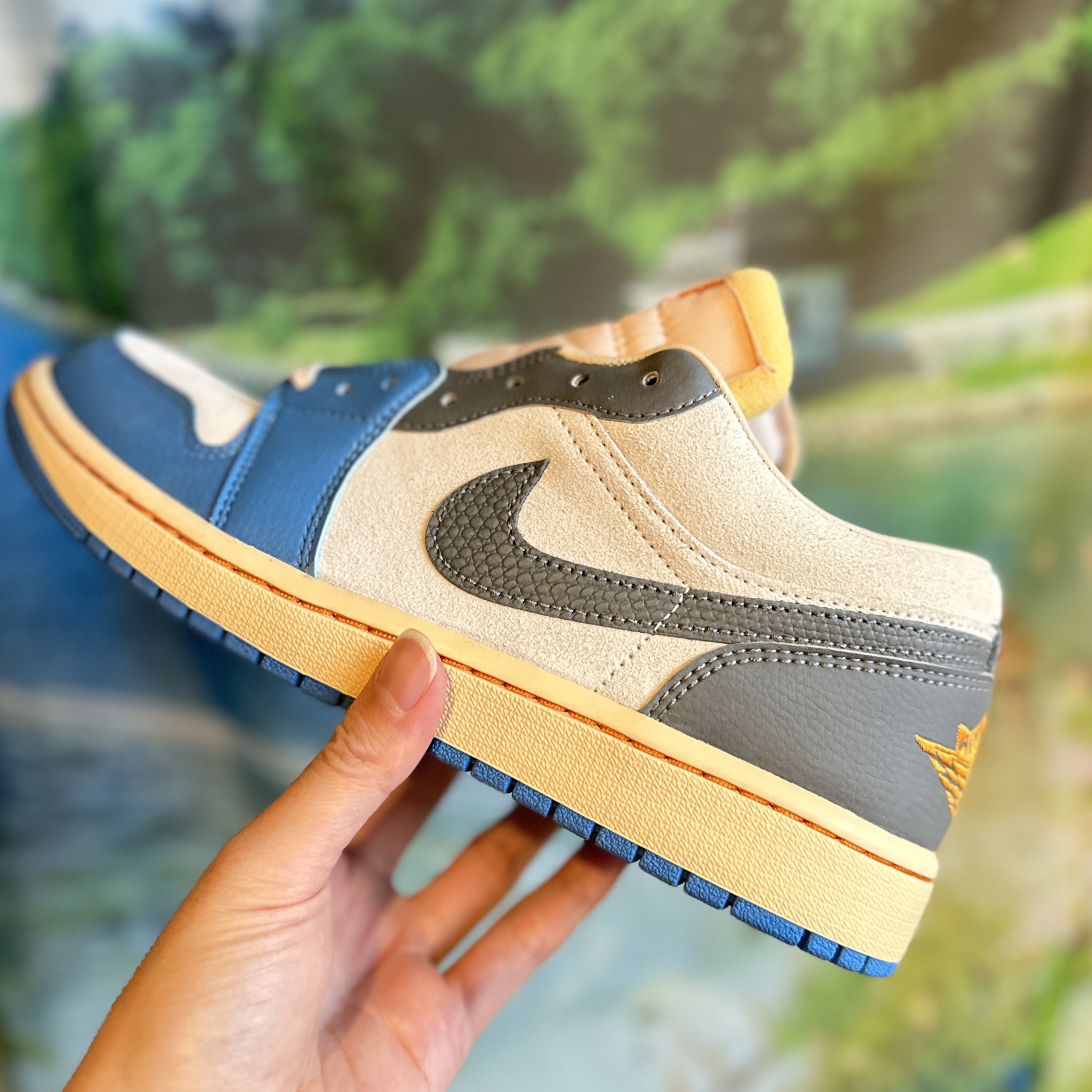 Jordan 1 Low SE Tokyo 96 착용 스타일 - 2