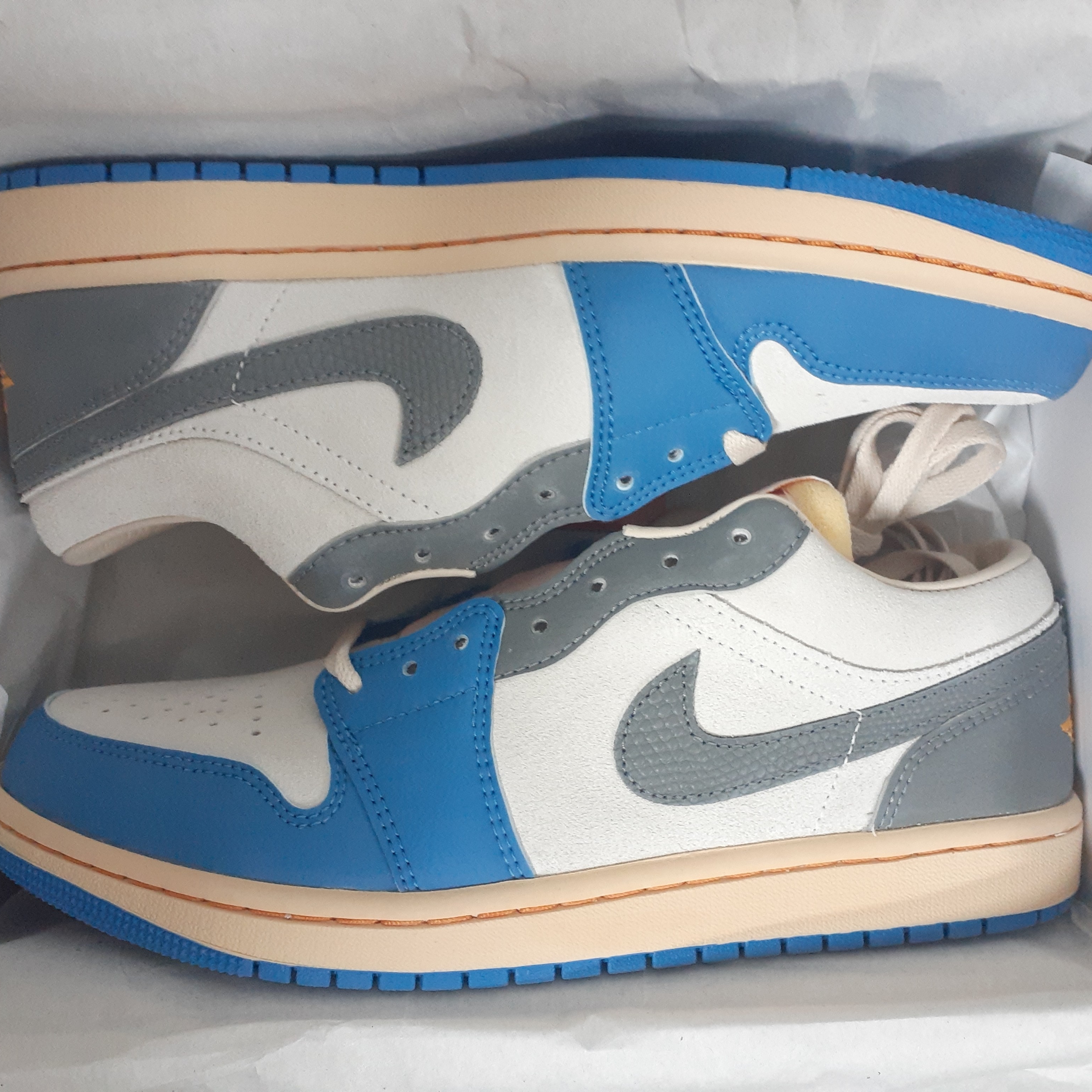 Jordan 1 Low SE Tokyo 96 착용 스타일 - 2