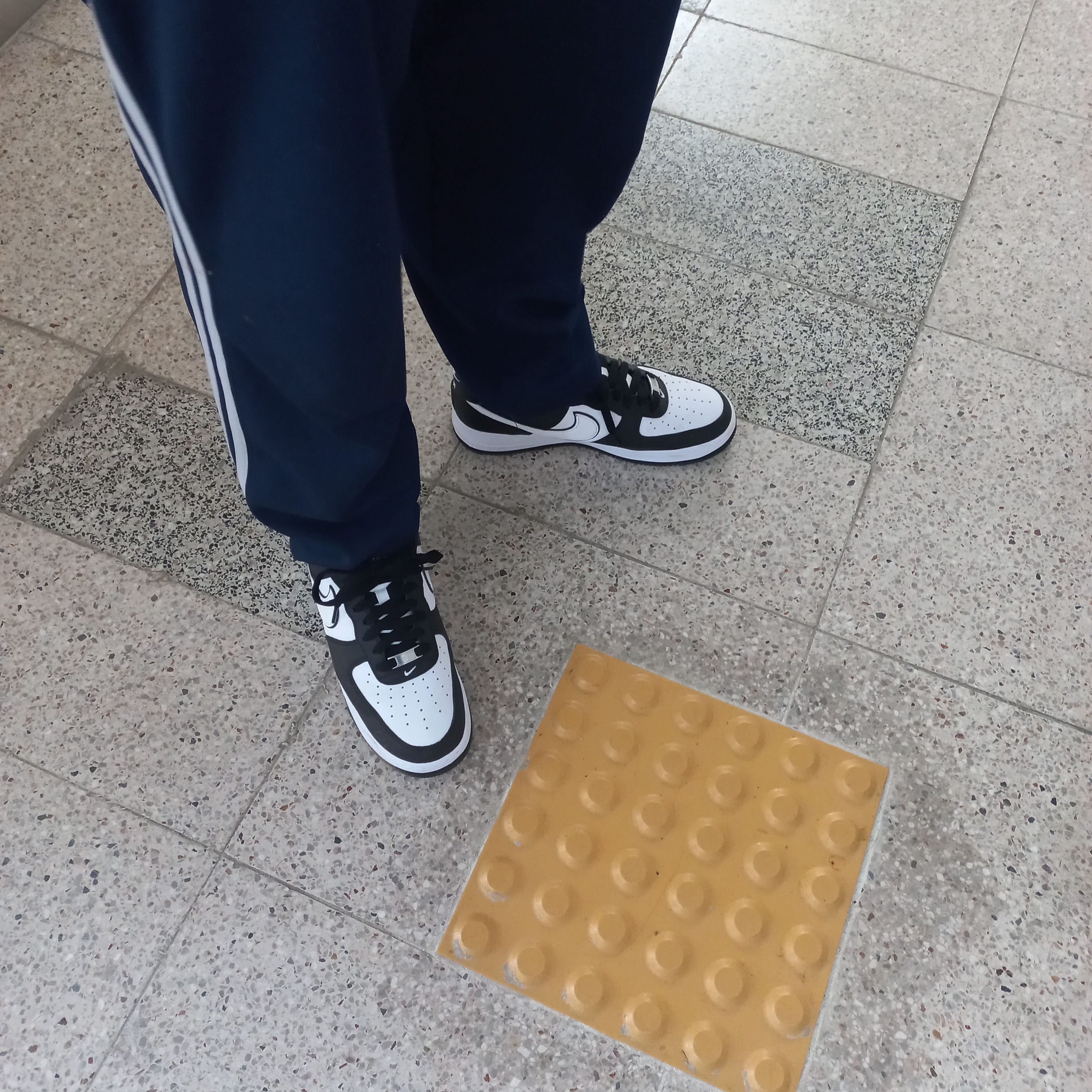 Nike Air Force 1 '07 Black White 착용 스타일