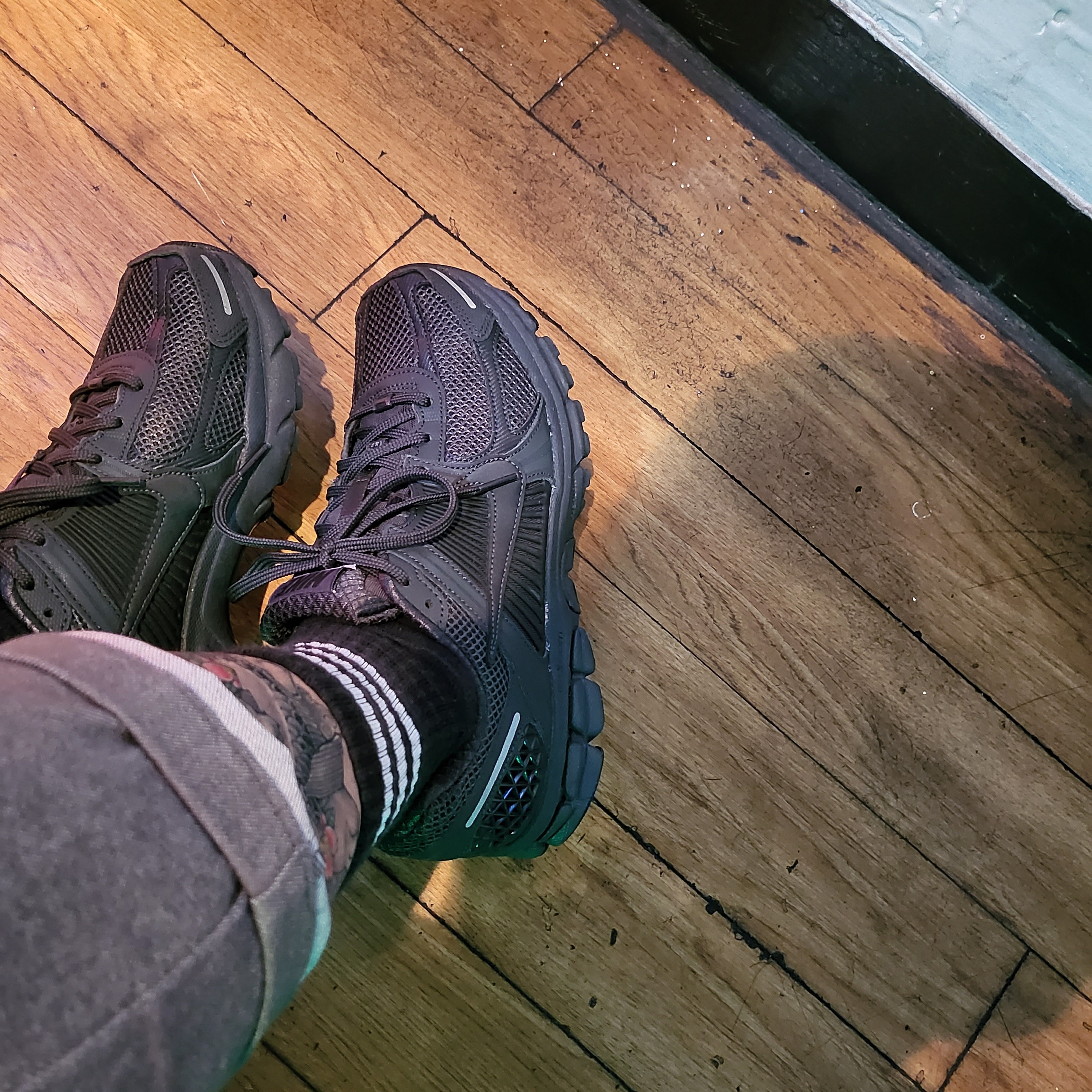 Nike Zoom Vomero 5 SP Anthracite 2023 착용 스타일 - 2