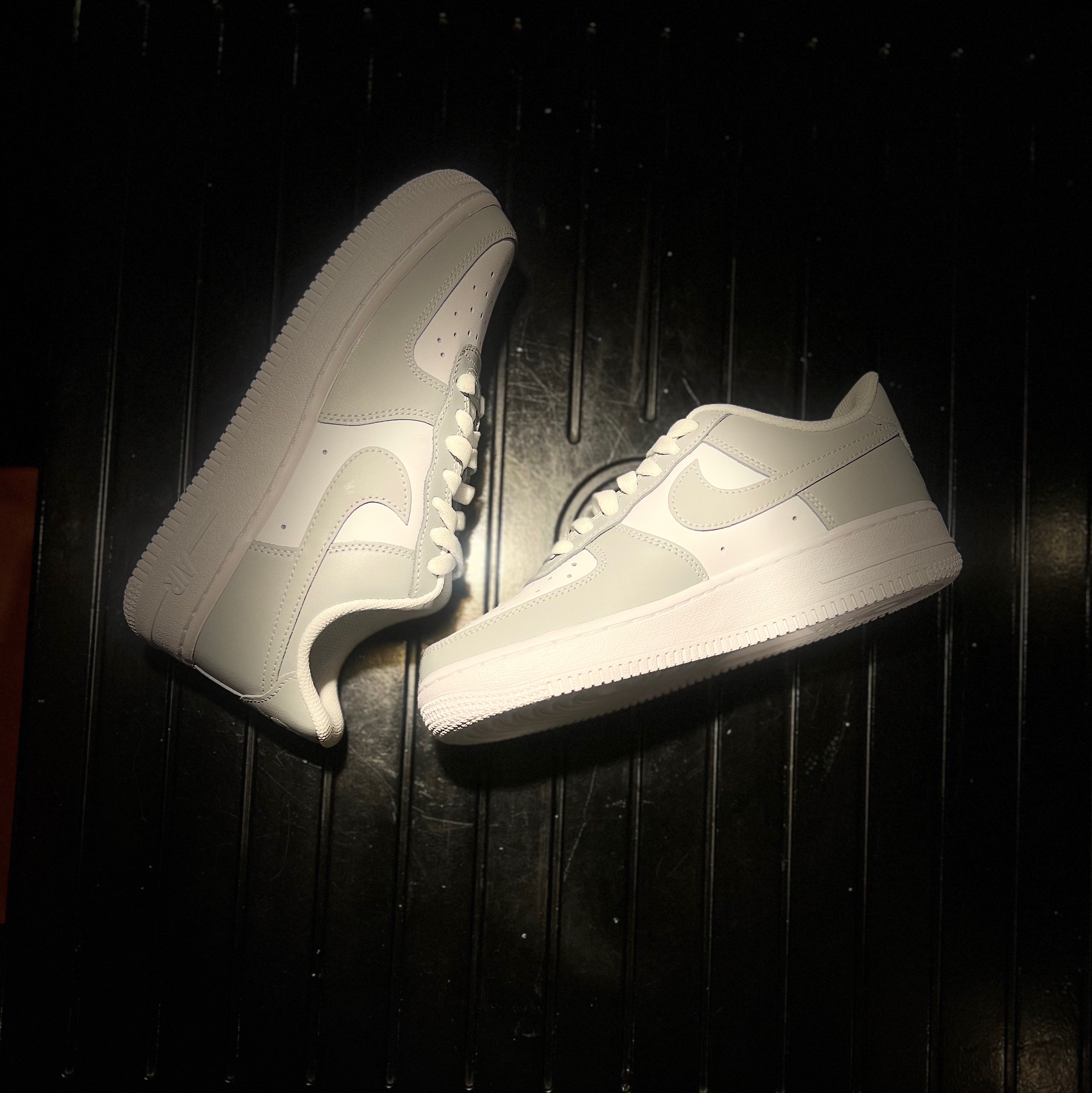 Nike Air Force 1 Low White Grey 착용 스타일 - 2