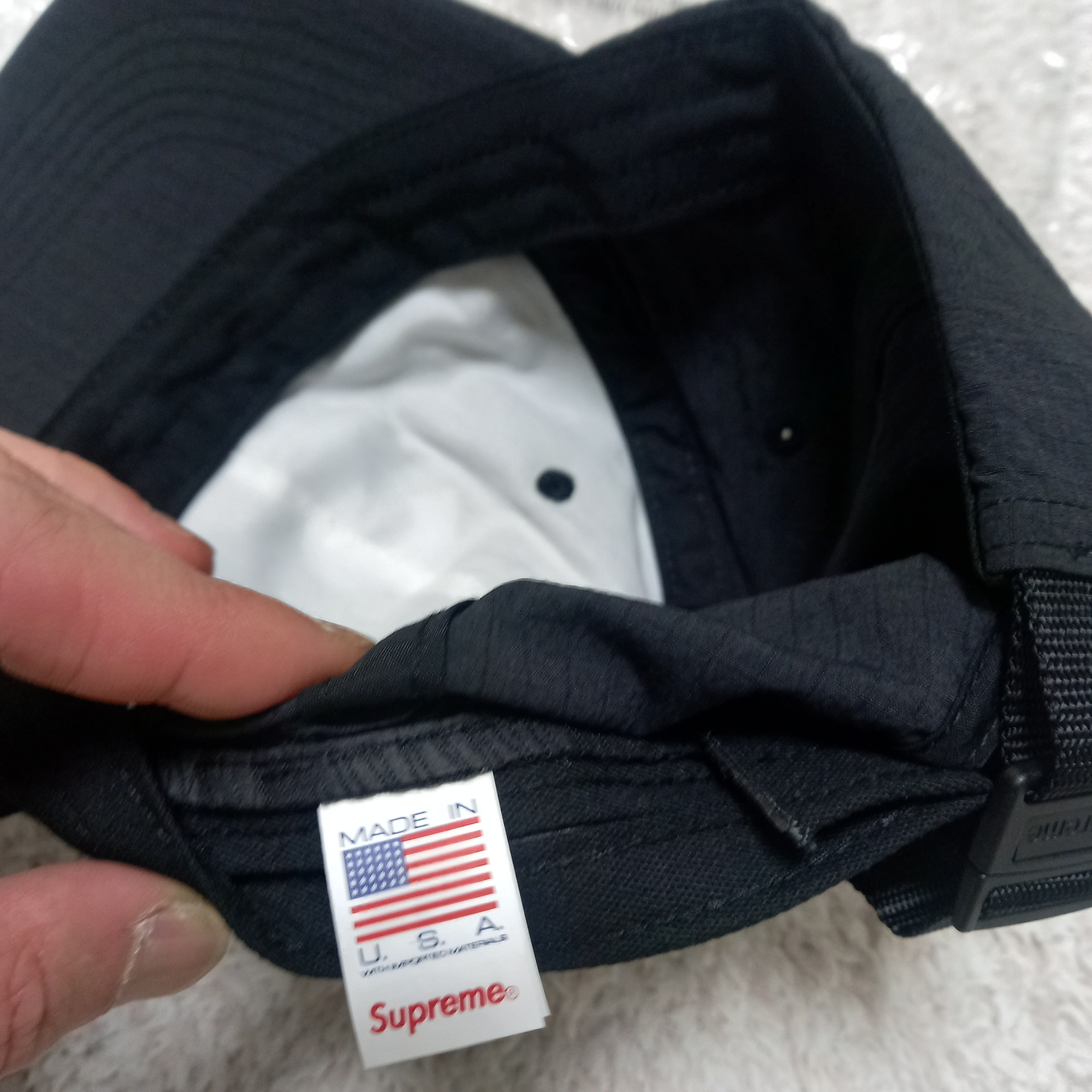 Supreme Cordura Ripstop S Logo 6-Panel Black - 23SS, Stone Island 40522 Crinkle Reps Nylon Garment Dyed Hooded Jacket Black - 23SS 착용 스타일 - 3