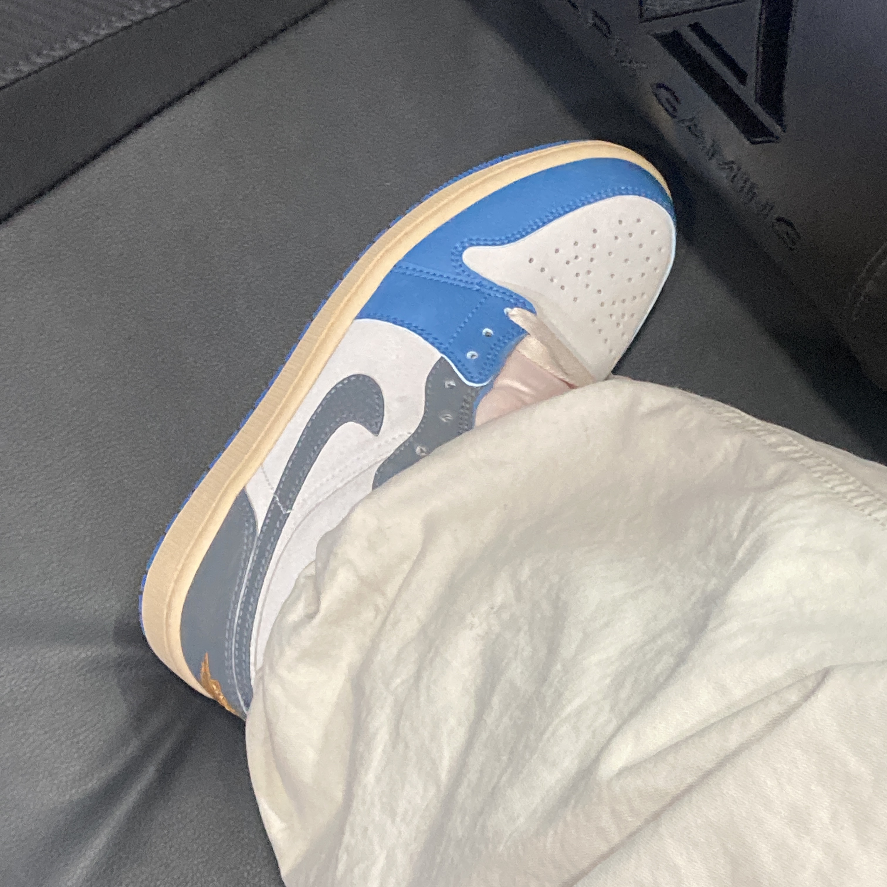 Jordan 1 Low SE Tokyo 96 착용 스타일