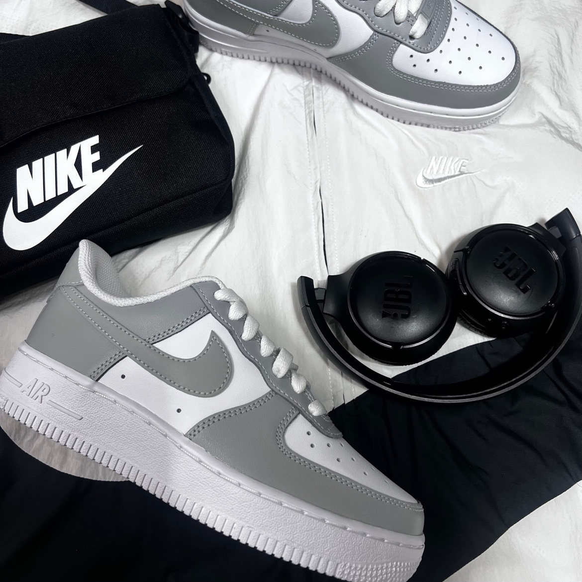 Nike Air Force 1 Low White Grey 착용 스타일 - 1