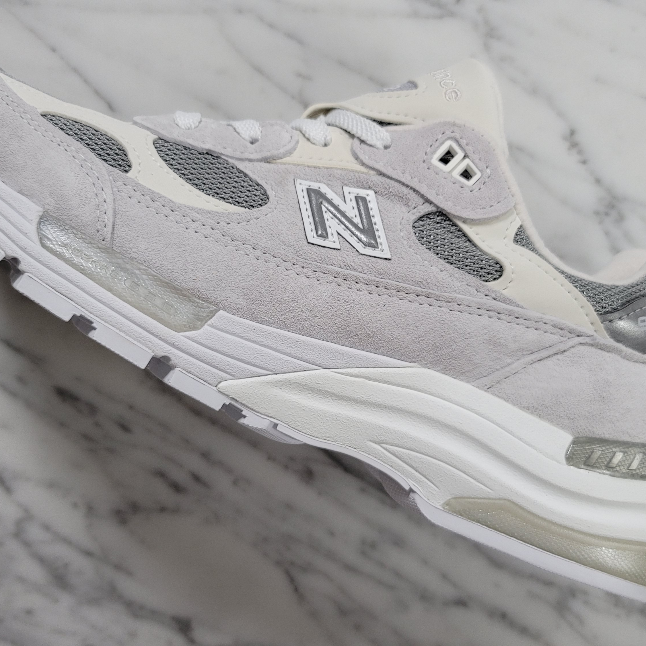 New Balance 992 Made in USA White Silver 착용 스타일