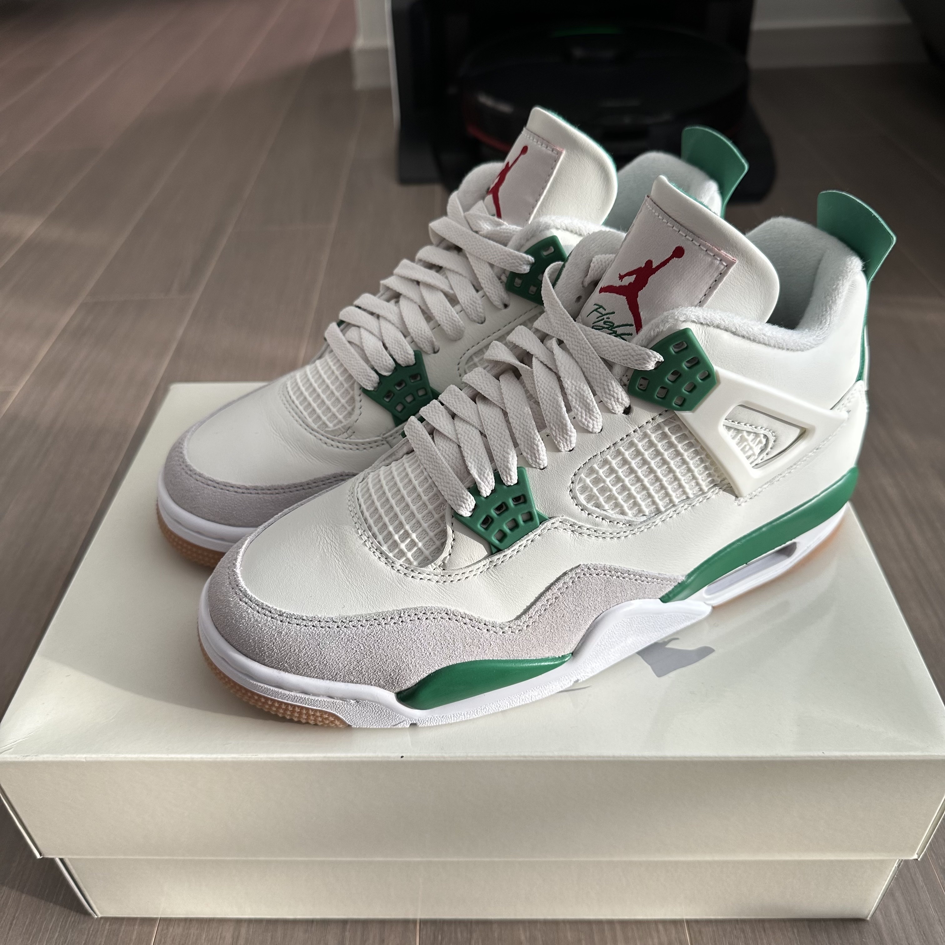 Jordan 4 x Nike SB Retro SP Pine Green 착용 스타일 - 2