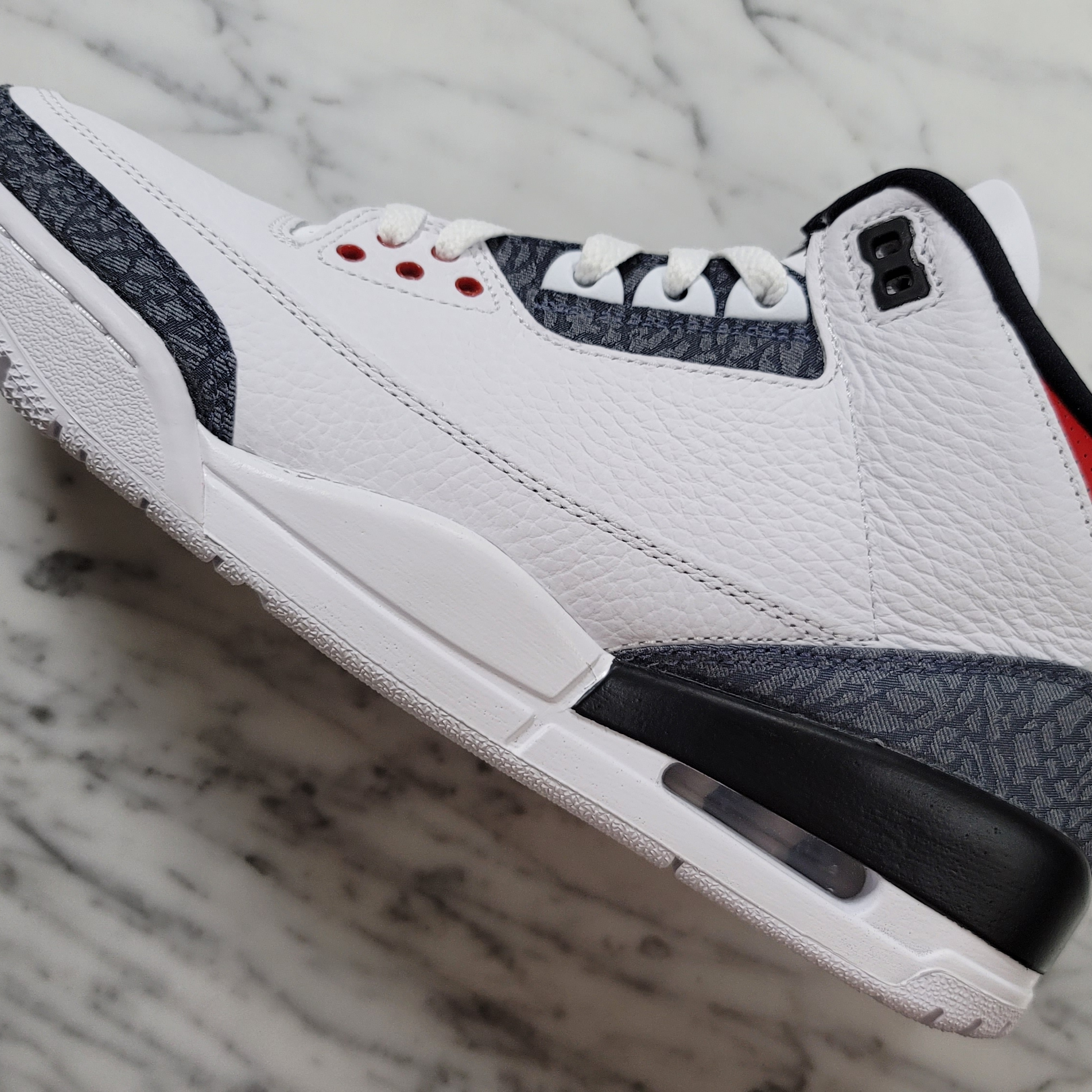 Jordan 3 Retro SE Denim Fire Red 착용 스타일