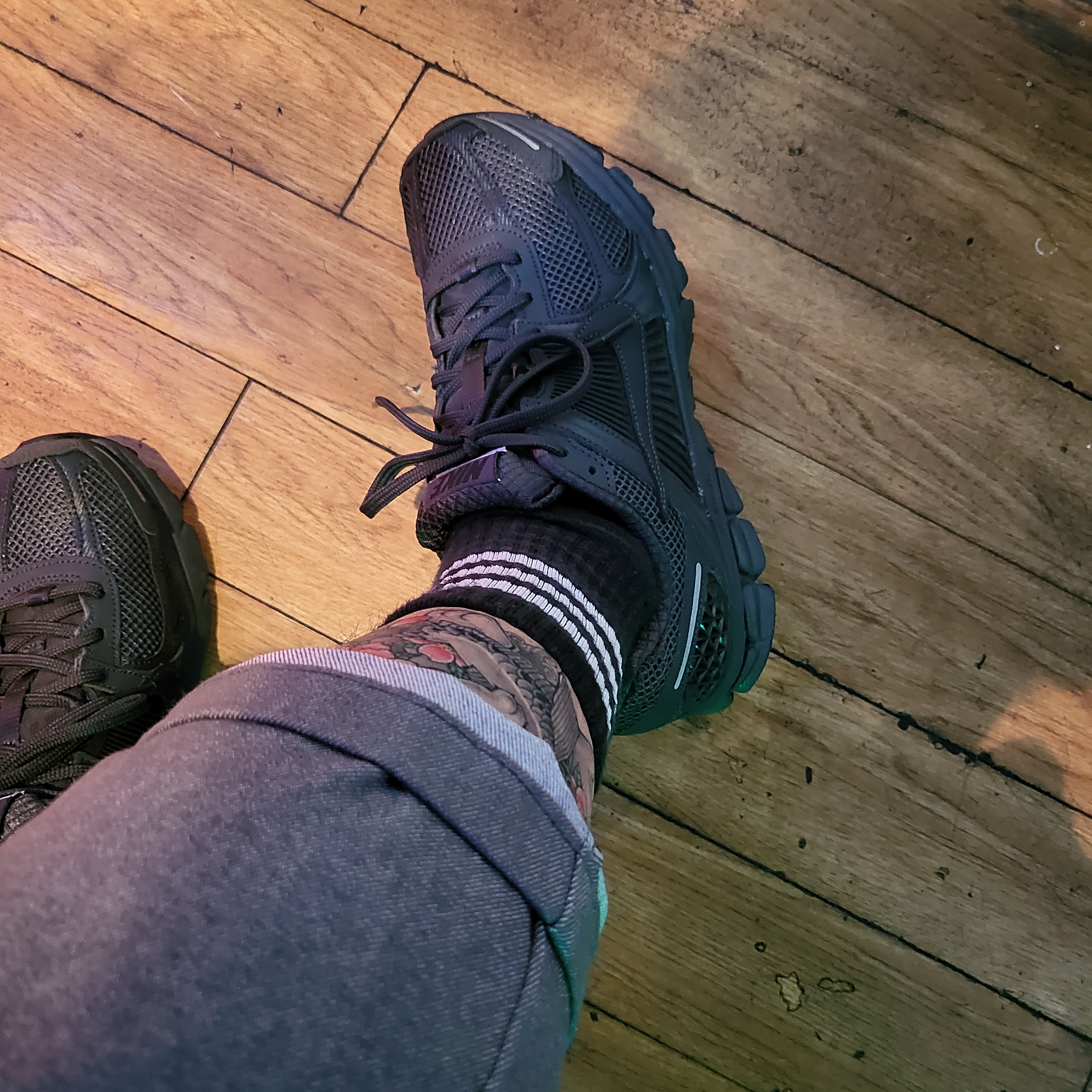 Nike Zoom Vomero 5 SP Anthracite 2023 착용 스타일 - 1