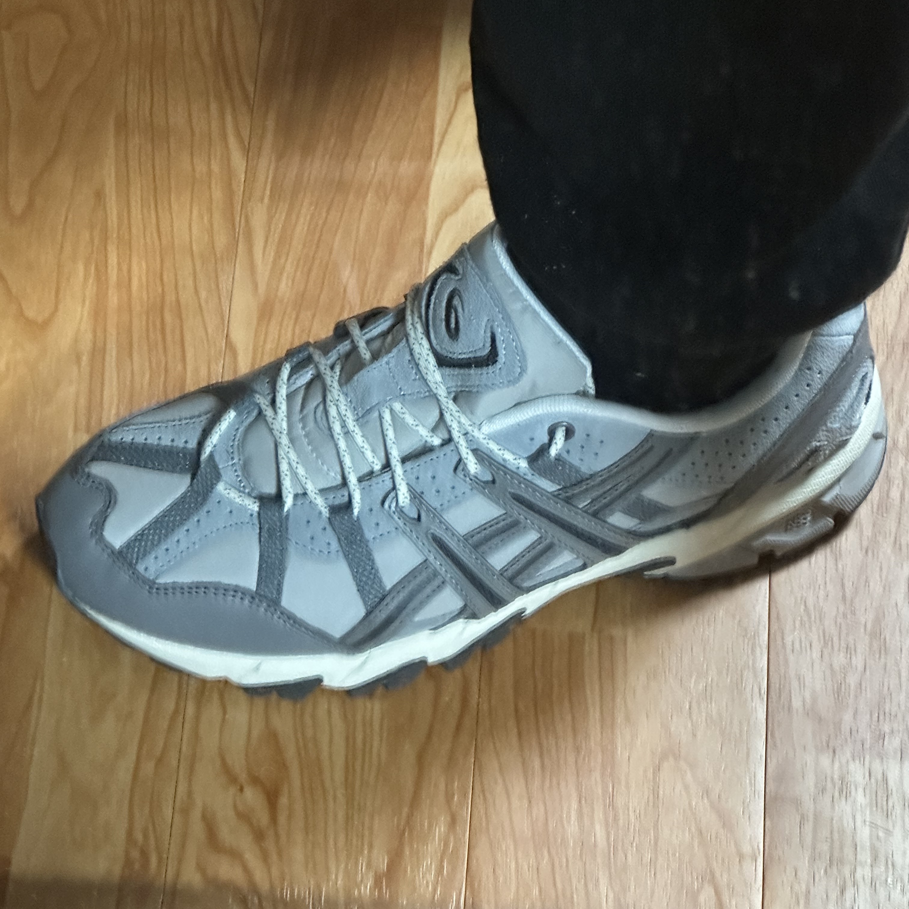 Asics Gel-Sonoma 15-50 Oyster Grey Clay Grey 착용 스타일 - 1