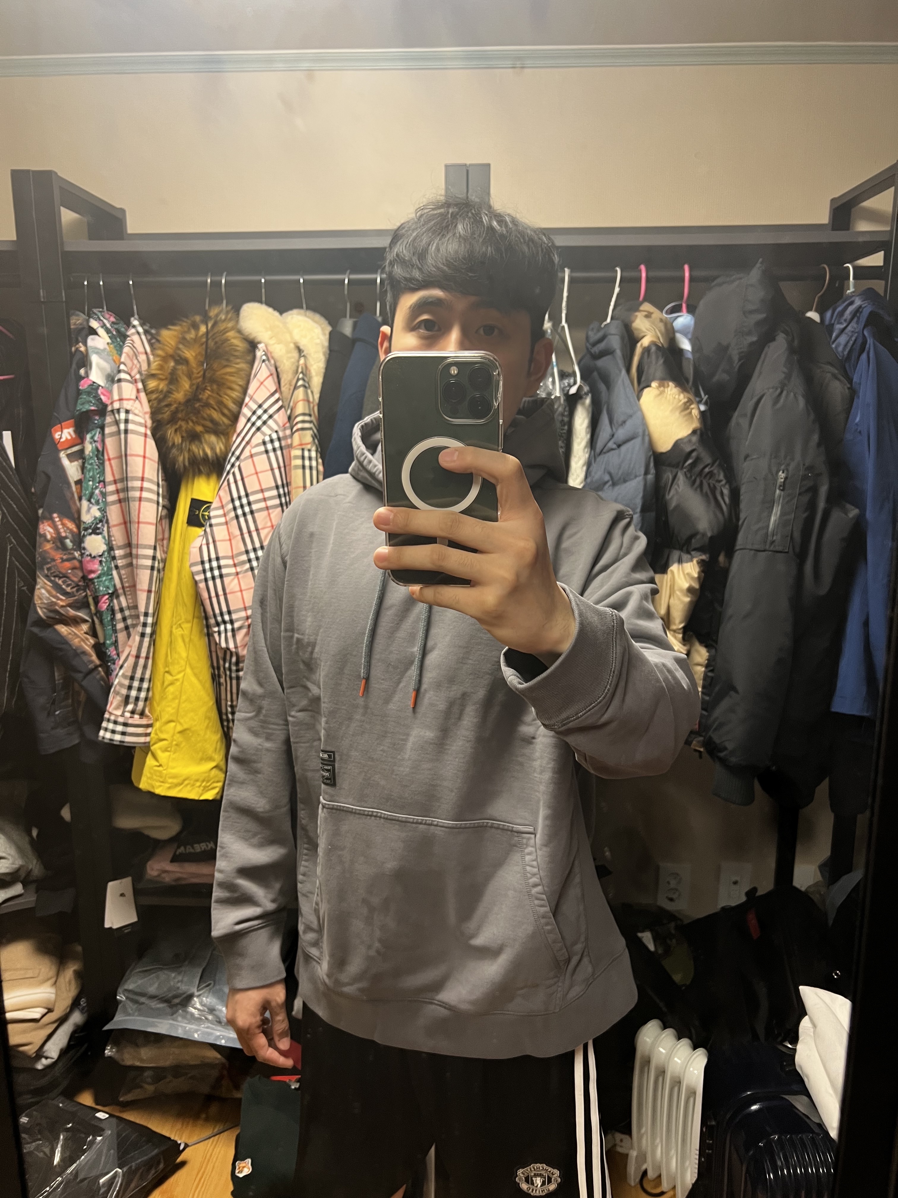 Palace x Porter Tri-Ferg Hoodie Gray 착용 스타일 - 1