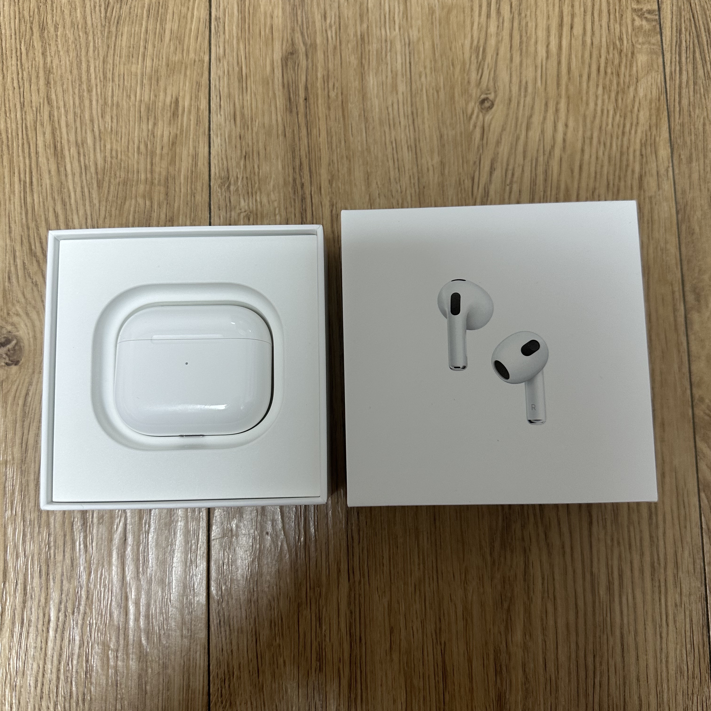 Apple Airpods 3rd Gen with MagSafe Charging Case (Korean Ver.) 착용 스타일