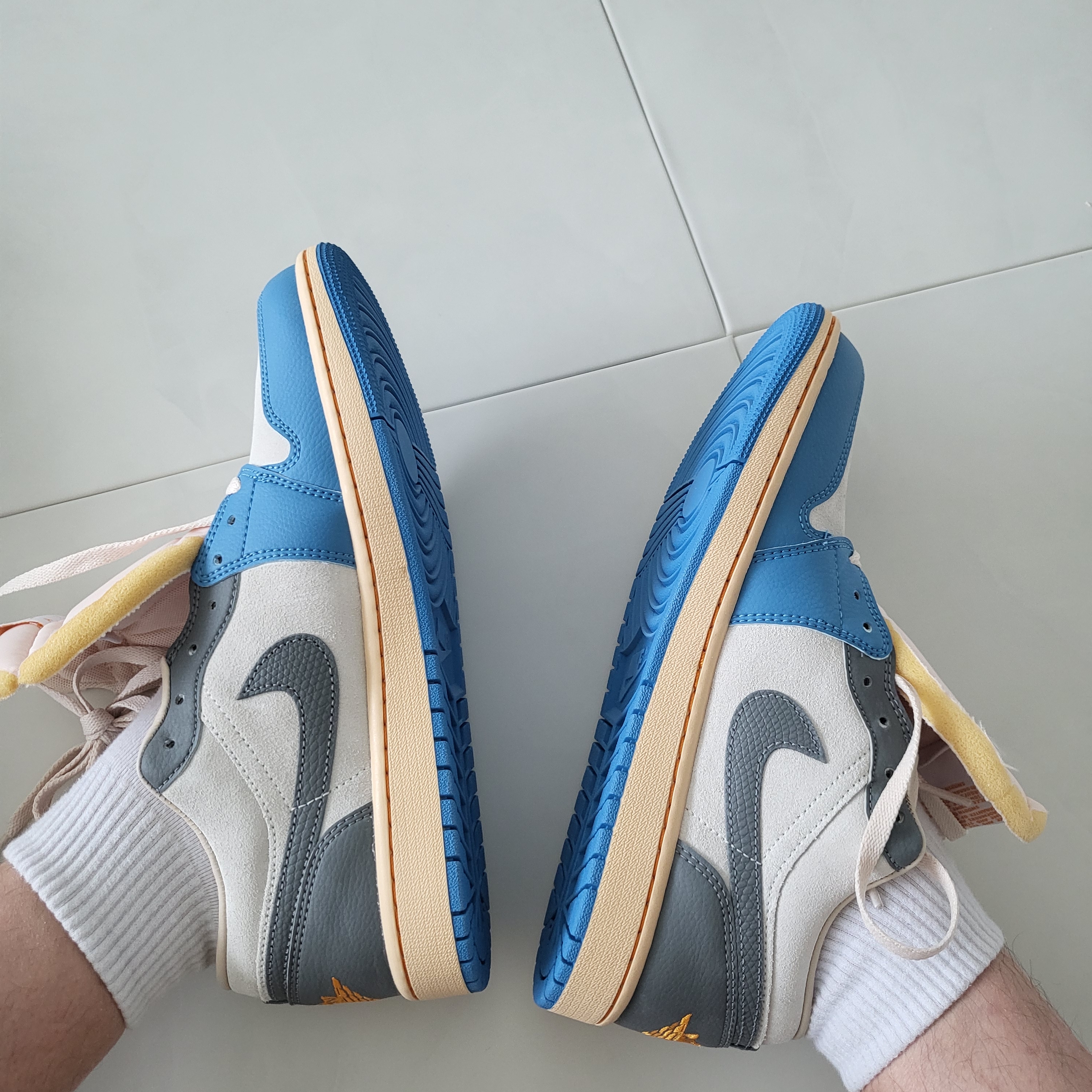 Jordan 1 Low SE Tokyo 96 착용 스타일 - 1