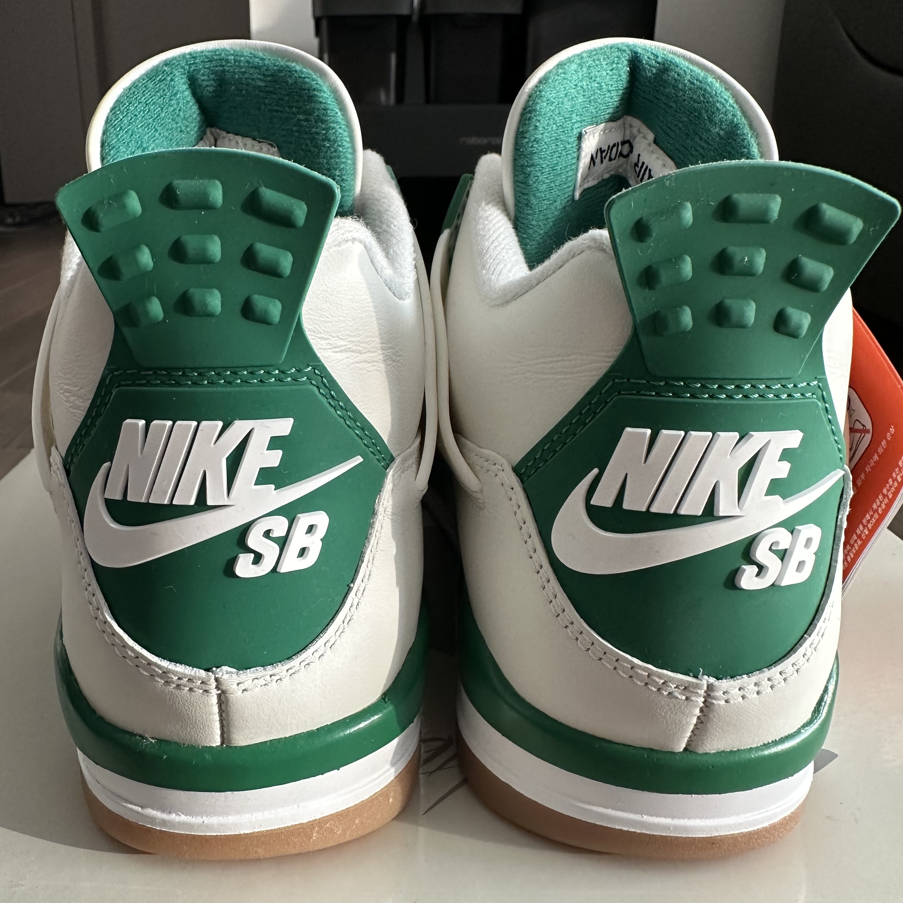 Jordan 4 x Nike SB Retro SP Pine Green 착용 스타일 - 4