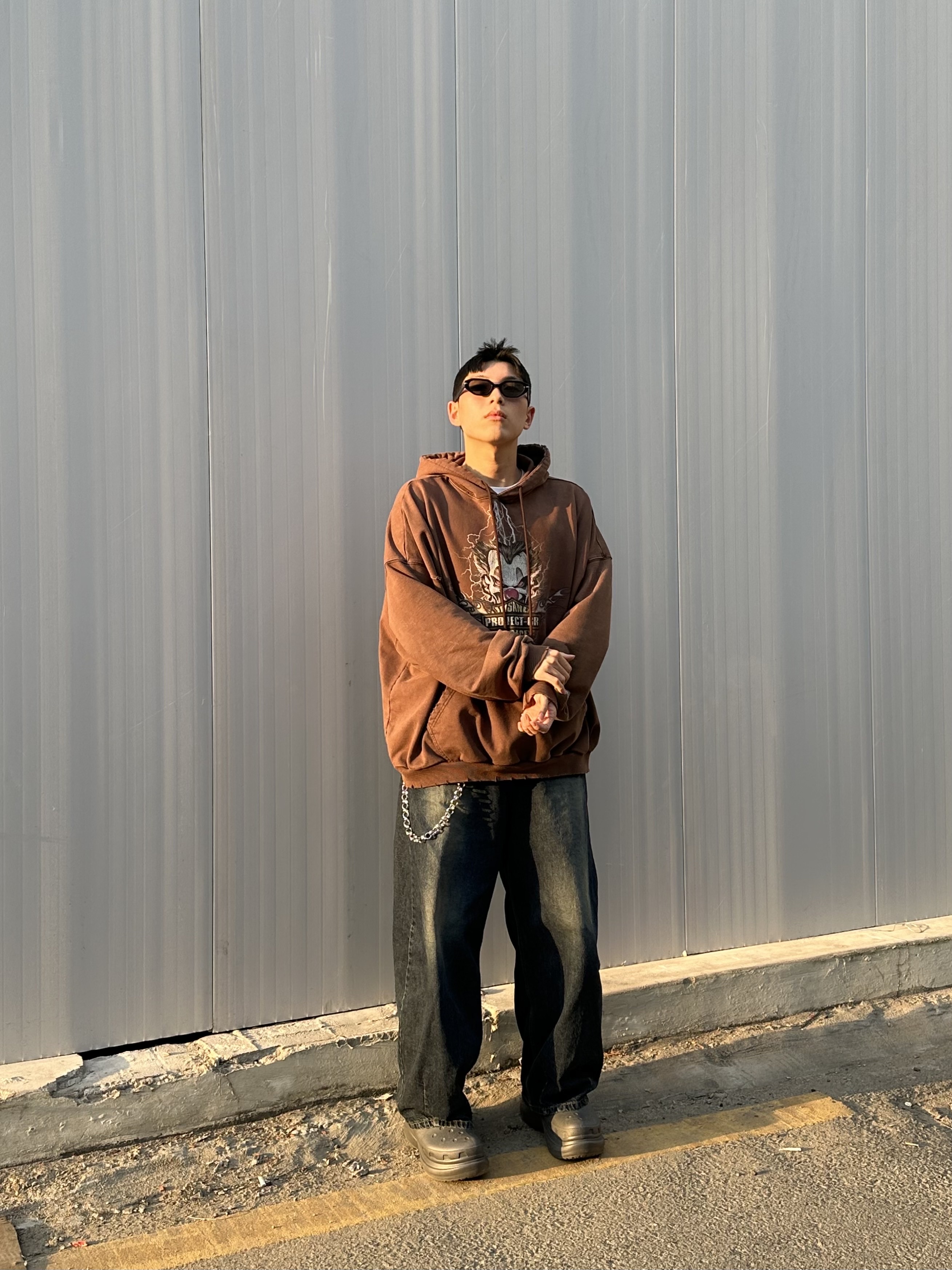 Project G/R x Insane Garage Clown Bike Hoodie Vintage Brown 착용 스타일 - 1