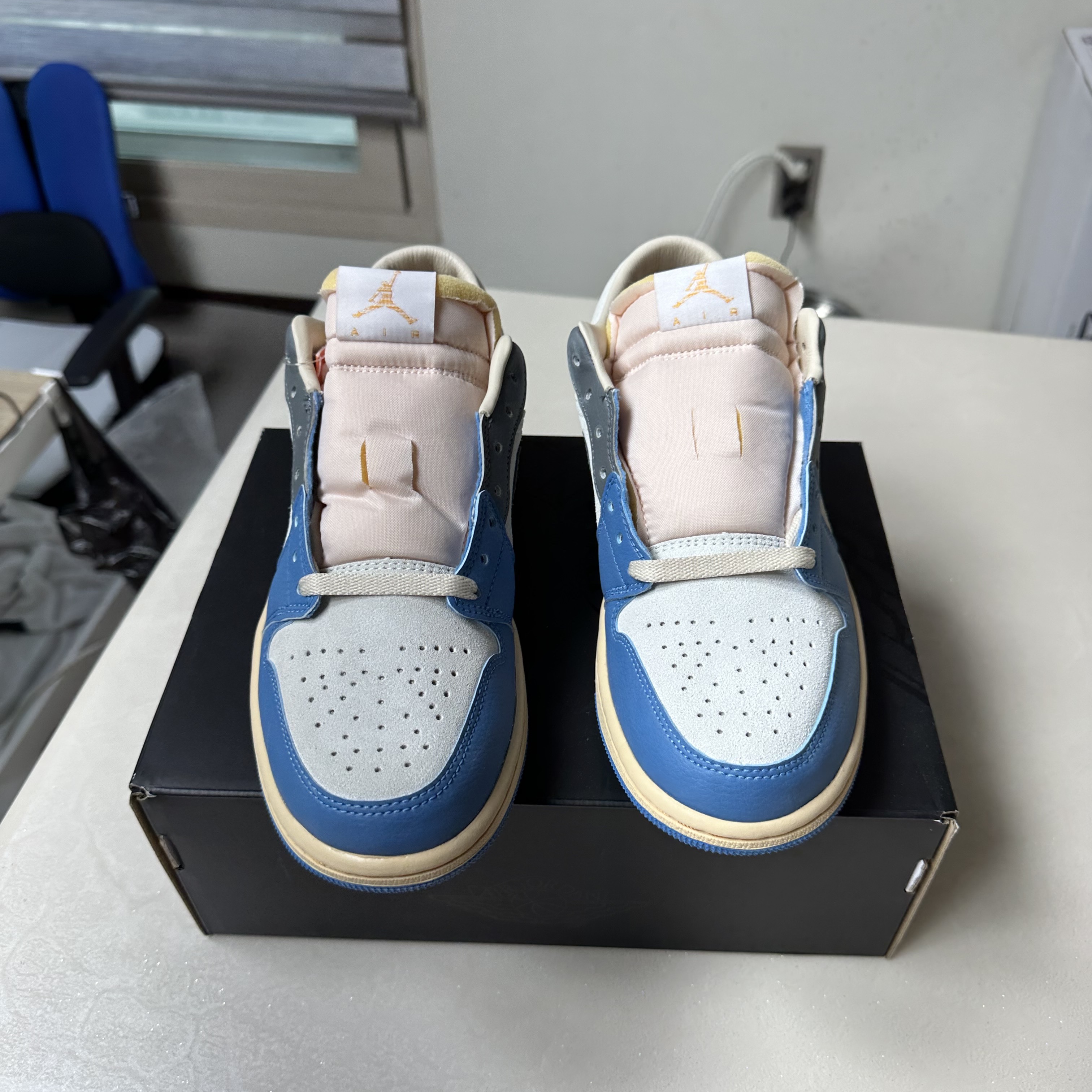Jordan 1 Low SE Tokyo 96 착용 스타일 - 5