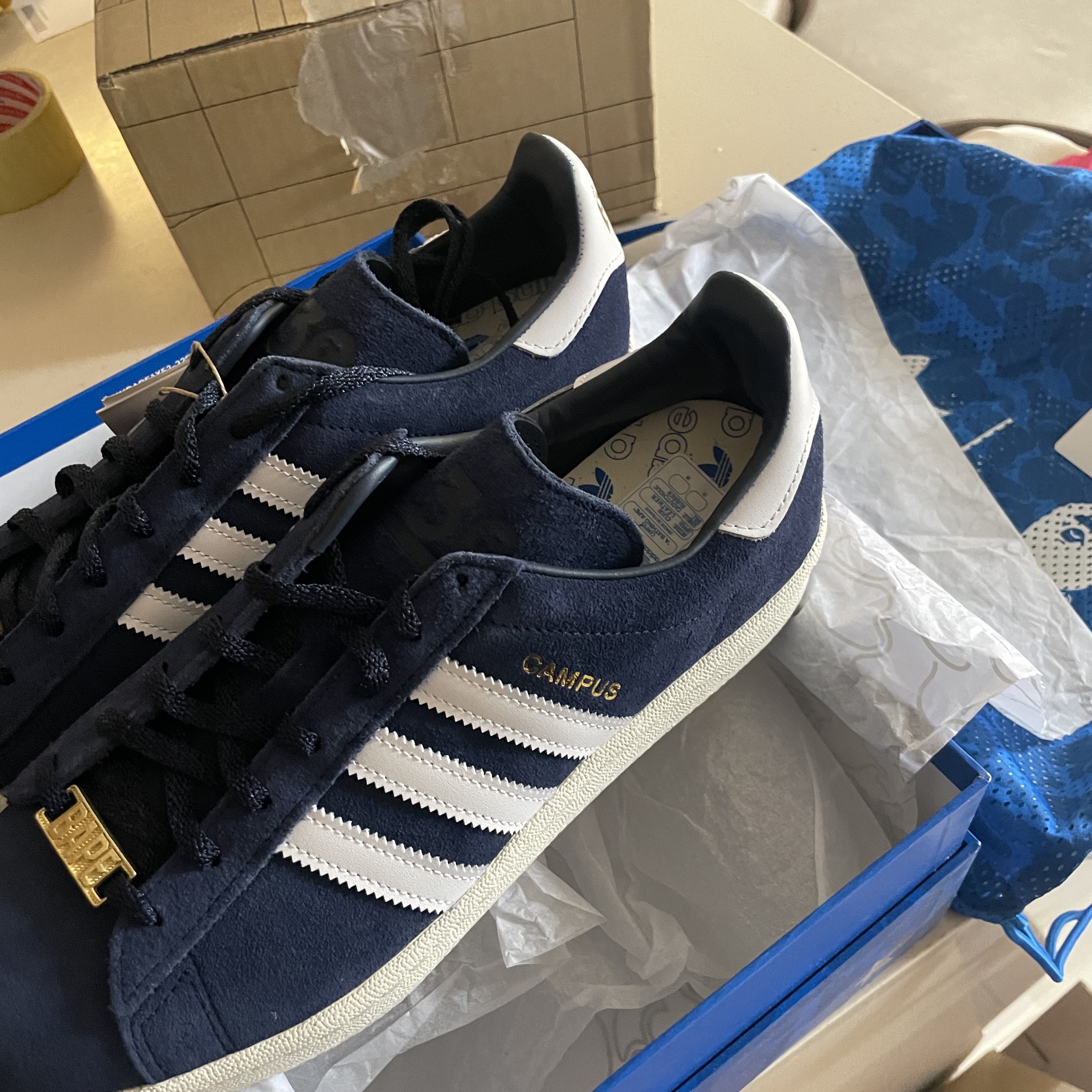 Adidas x BAPE Campus 80s Collegiate Navy 착용 스타일 - 2