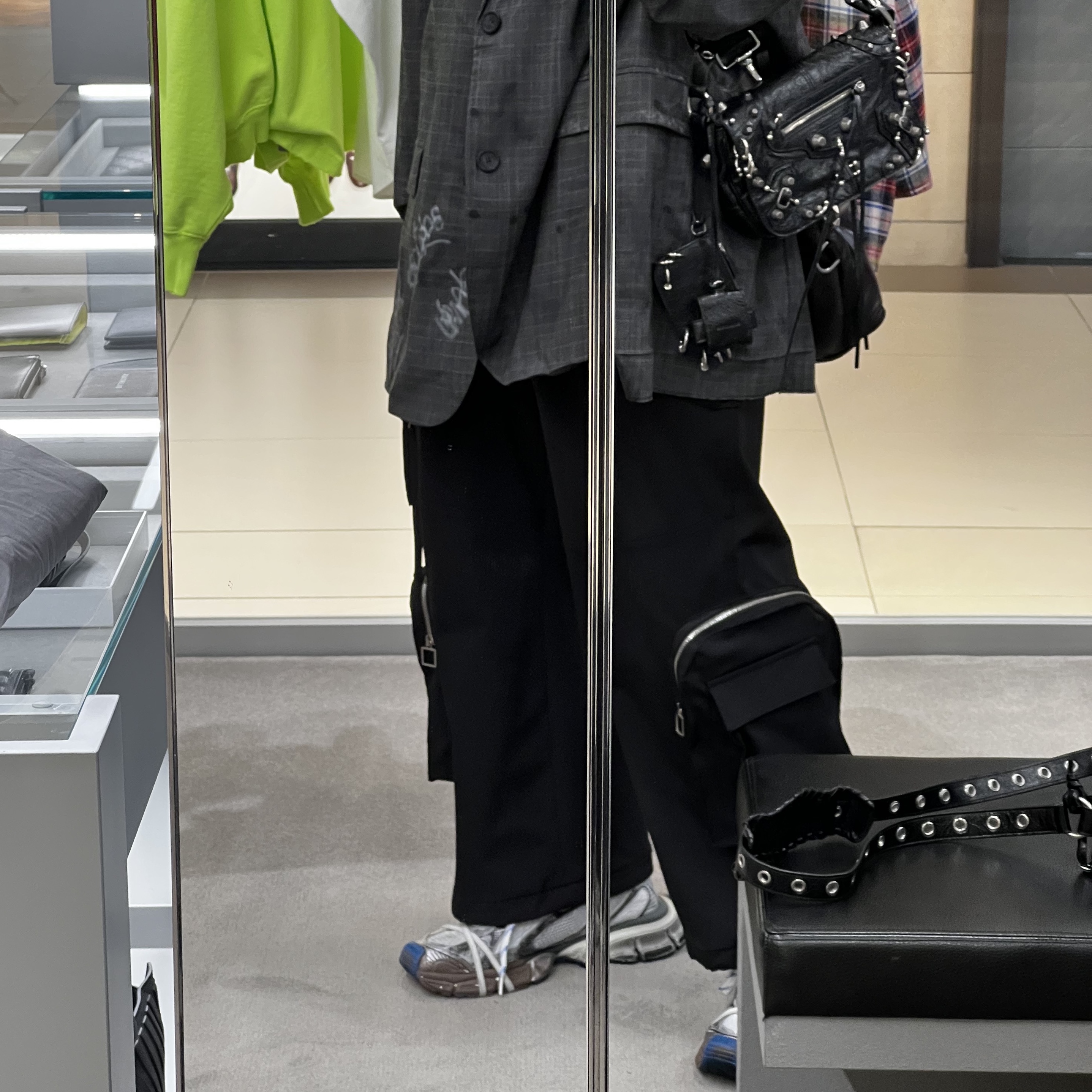Balenciaga 3XL Sneakers Worn Out Grey White Blue 착용 스타일 - 3