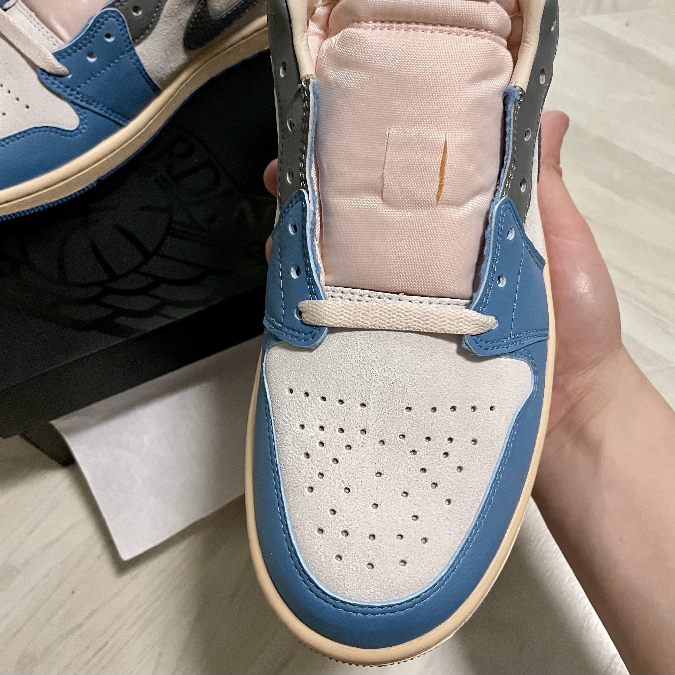 Jordan 1 Low SE Tokyo 96 착용 스타일 - 3