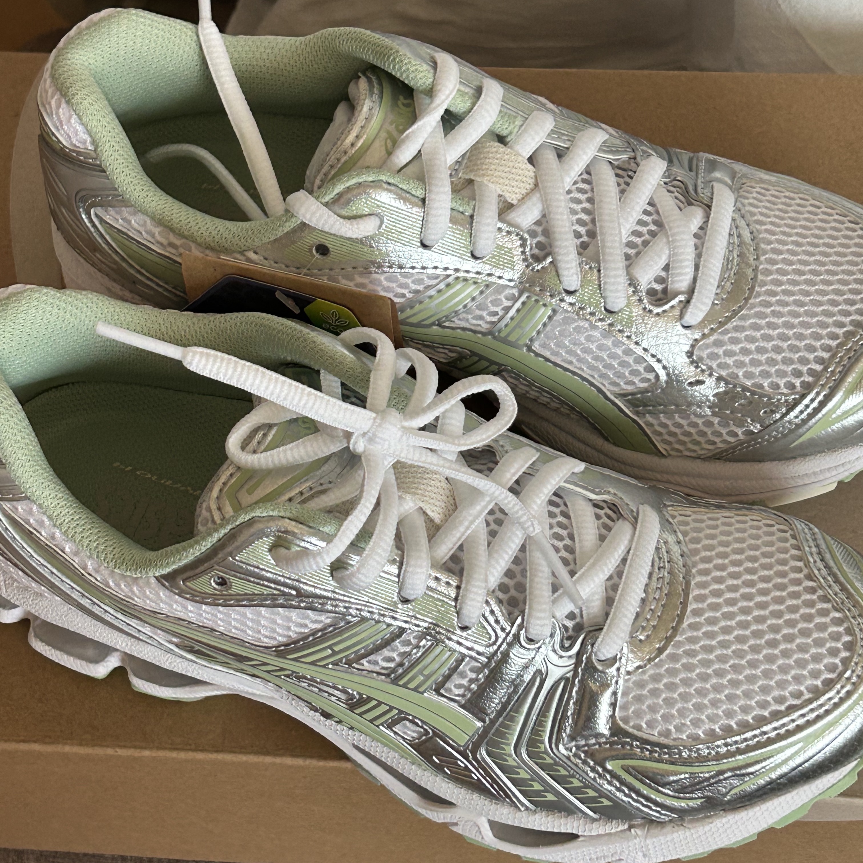 (W) Asics Gel-Kayano 14 White Jade 착용 스타일