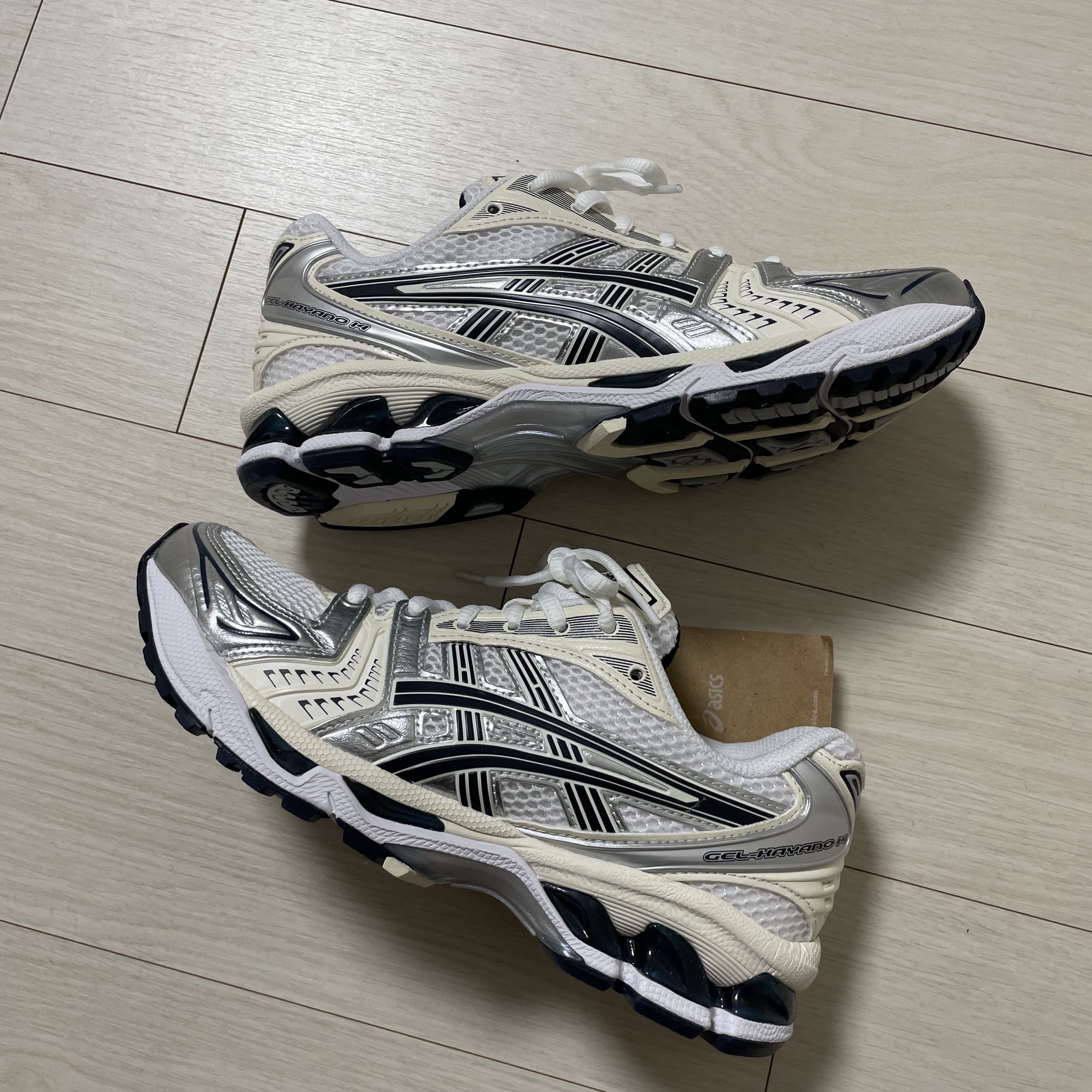 (W) Asics Gel-Kayano 14 White Midnight 착용 스타일