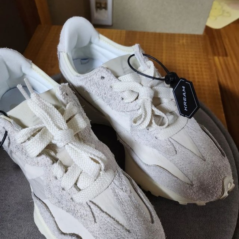 New Balance 327 Sea Salt 착용 스타일