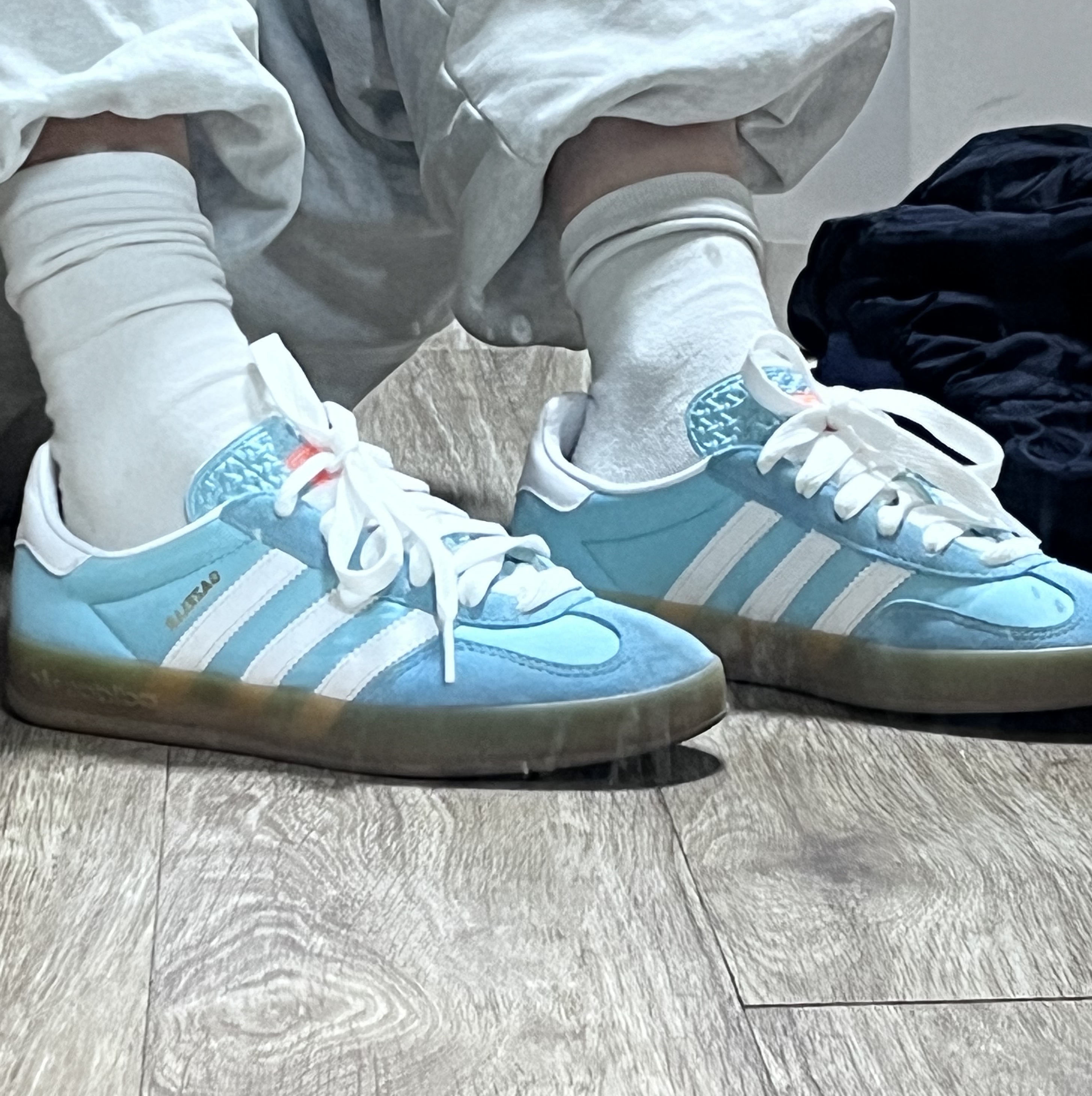 Adidas Gazelle Indoor Preloved Blue White 착용 스타일