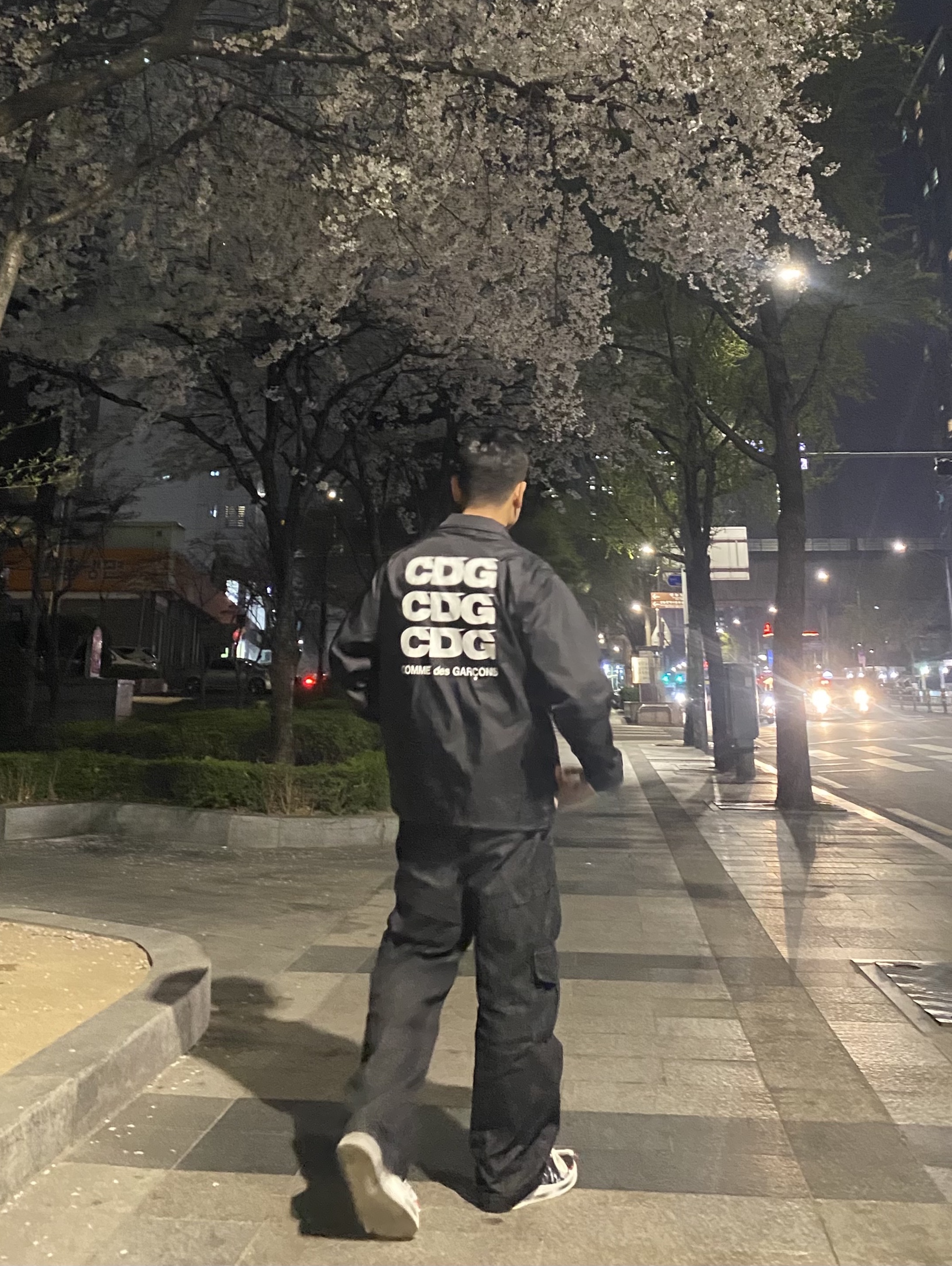 CDG Logo Coach Jacket Black, Nike x Peaceminusone Air Force 1 Low Para-Noise 착용 스타일