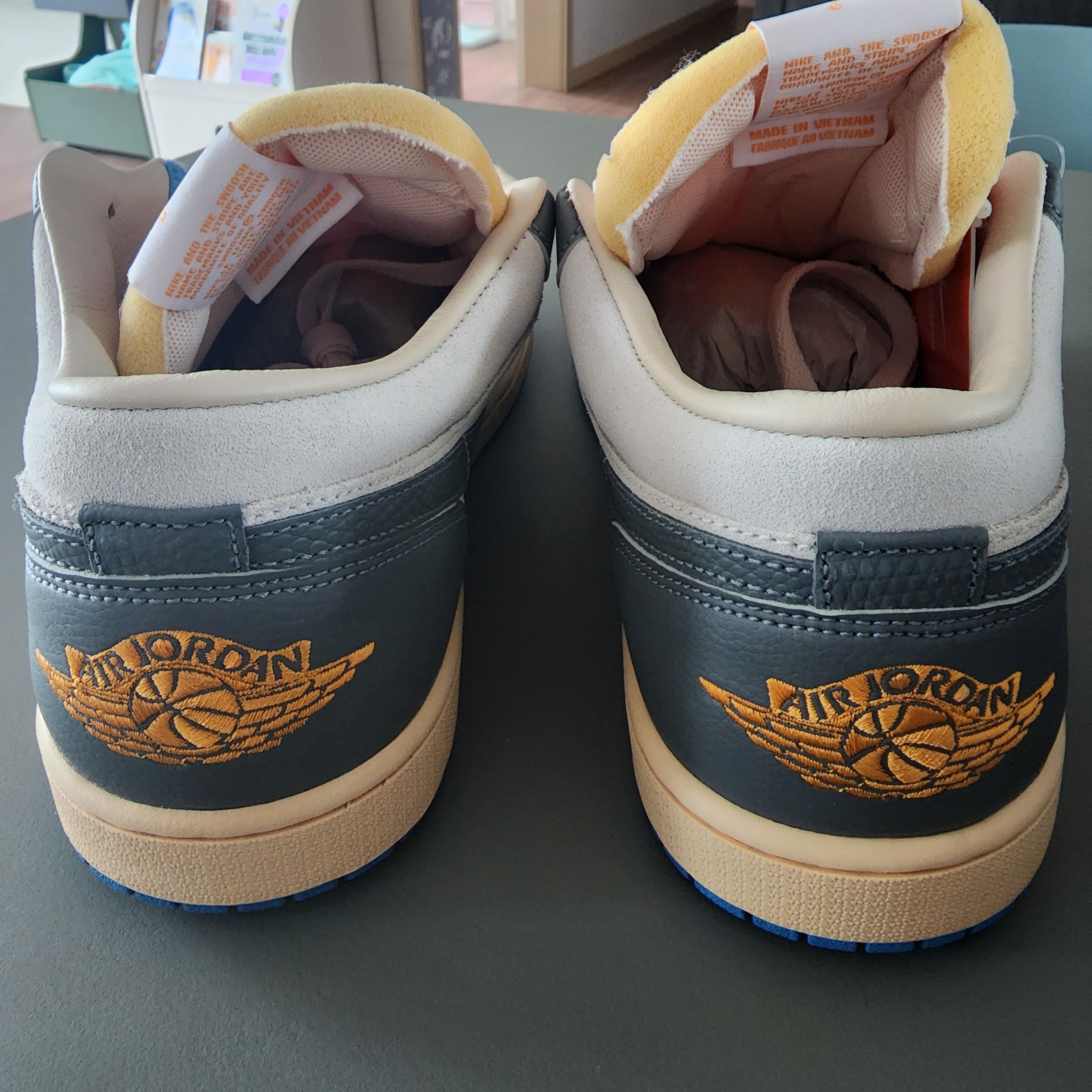 Jordan 1 Low SE Tokyo 96 착용 스타일 - 2