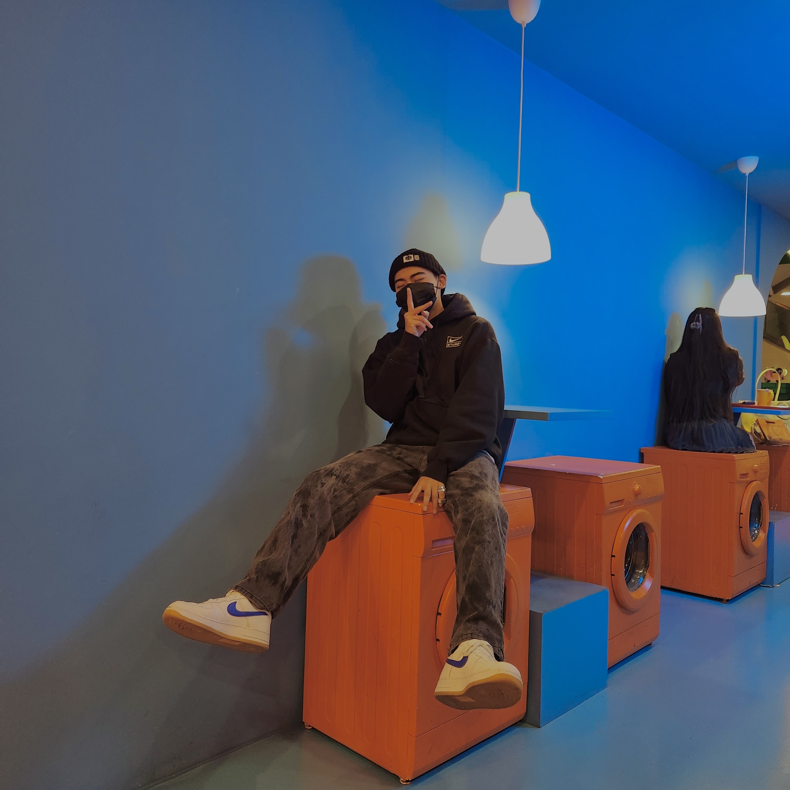 Nike x Stussy NRG RA Washed Pullover Hoodie Black (DN4028-010), Nike Air Force 1 Low Retro Color of the Month Varsity Royal 착용 스타일 - 5