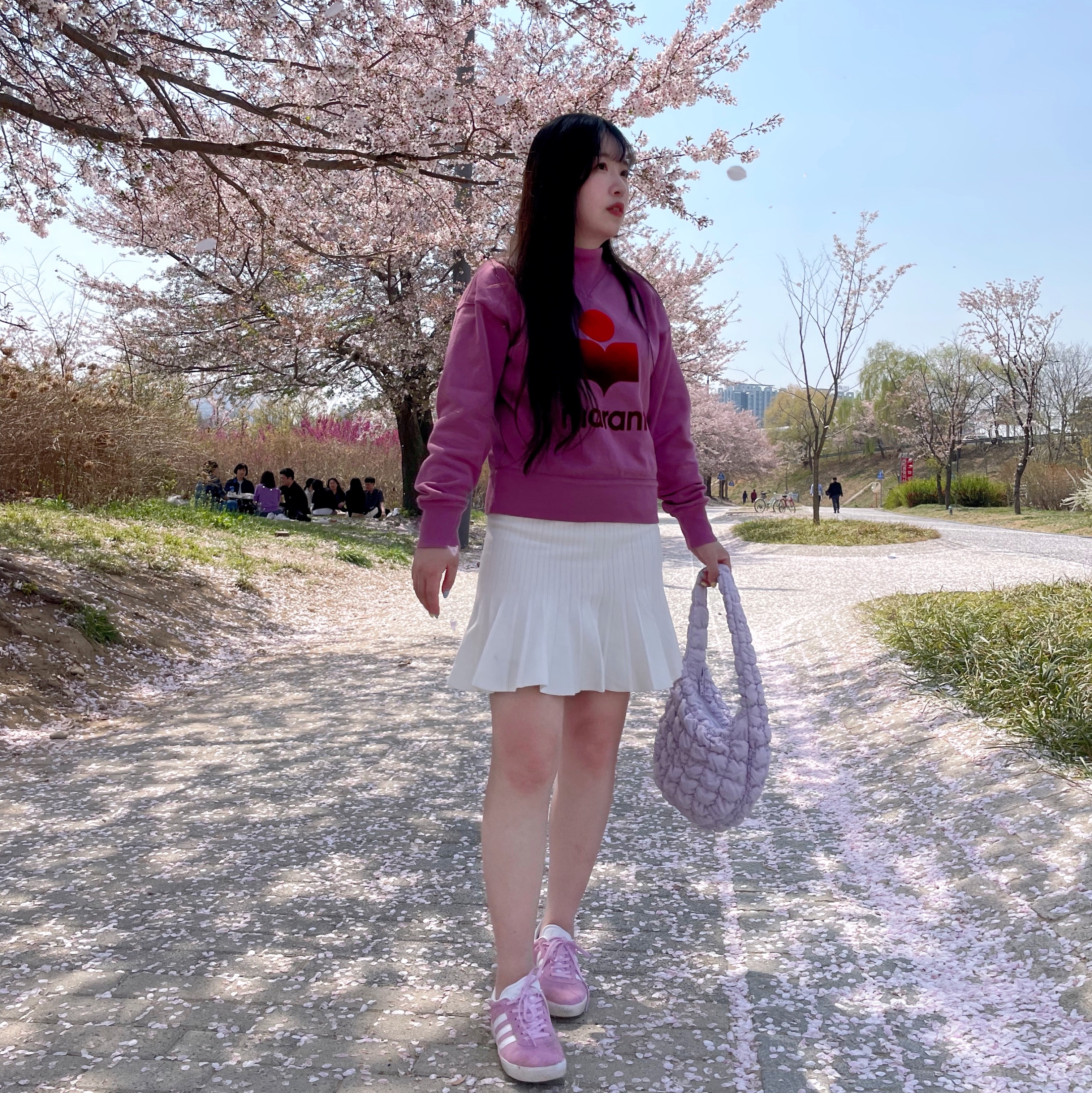 COS Quilted Mini Bag Dusty Lilac, (J) Adidas Gazelle Bliss Lilac 착용 스타일 - 2
