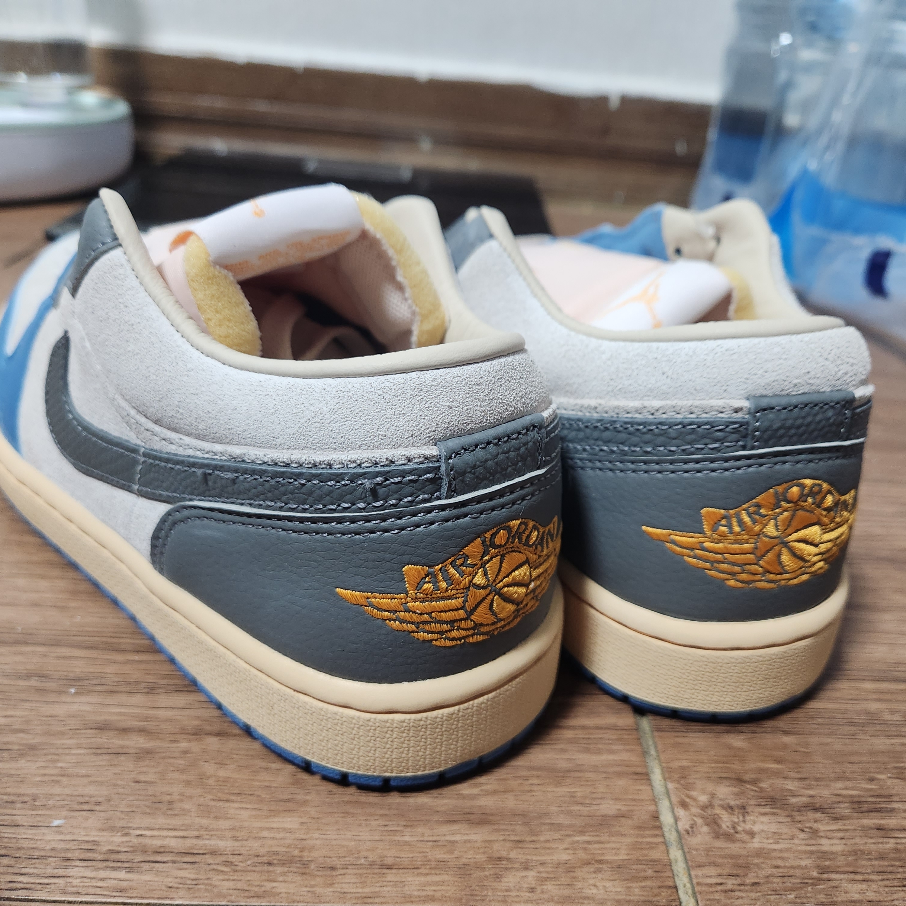 Jordan 1 Low SE Tokyo 96 착용 스타일 - 2