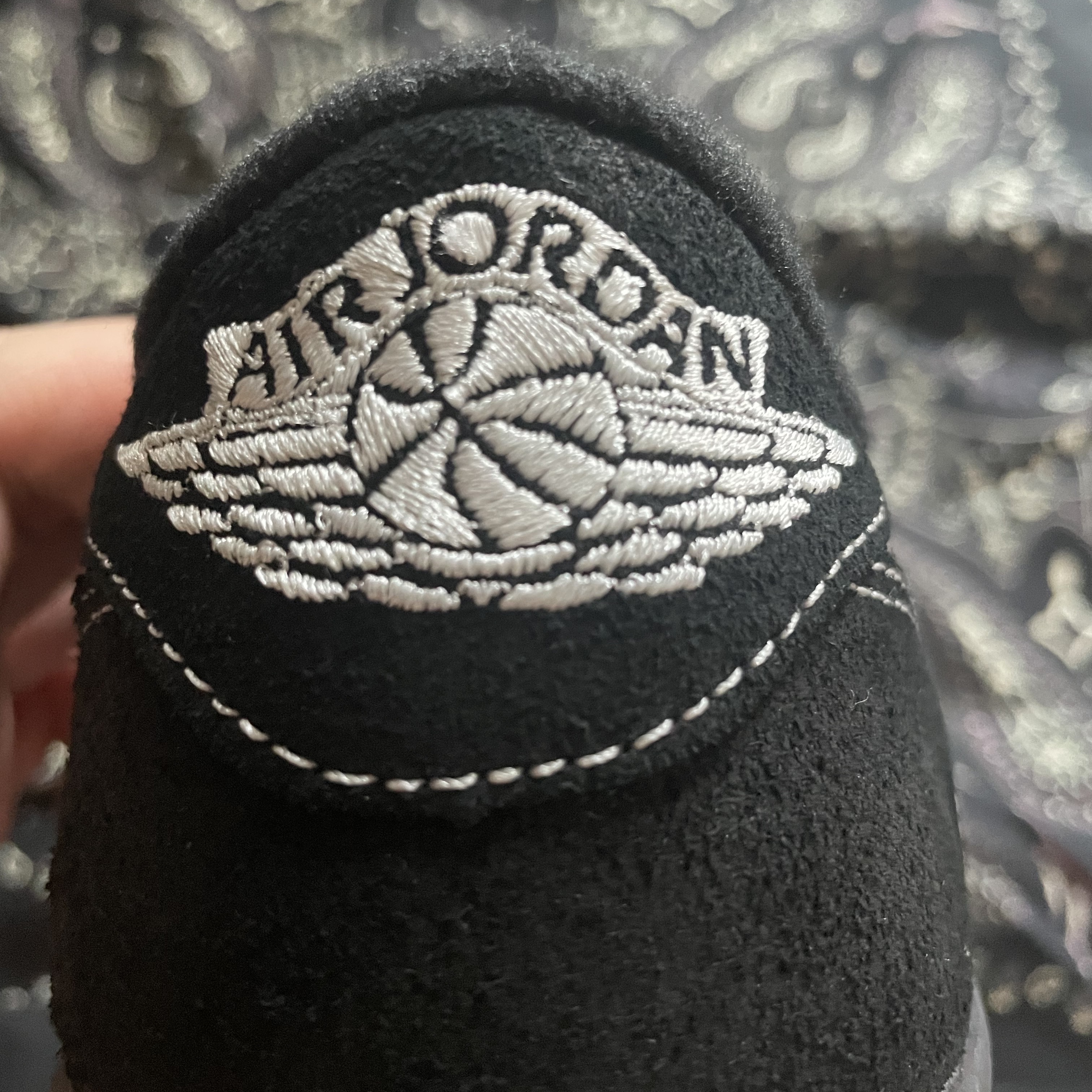 Jordan 1 x Travis Scott Retro Low OG SP Black Phantom 착용 스타일 - 3
