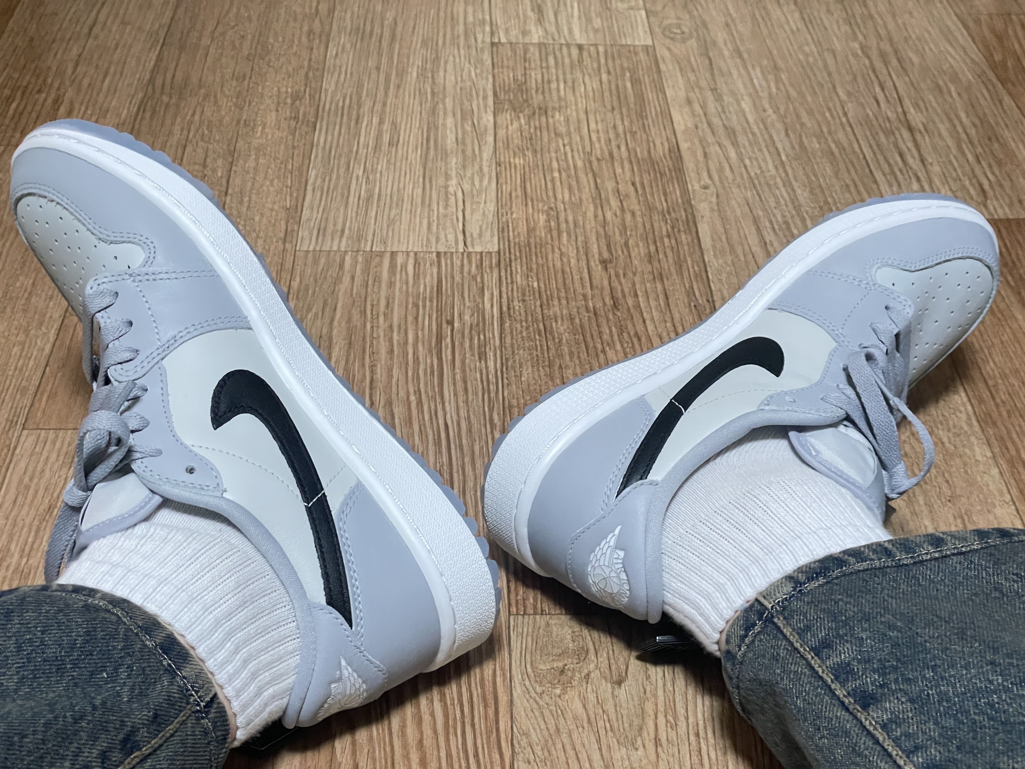 Jordan 1 Low Golf Wolf Grey 착용 스타일