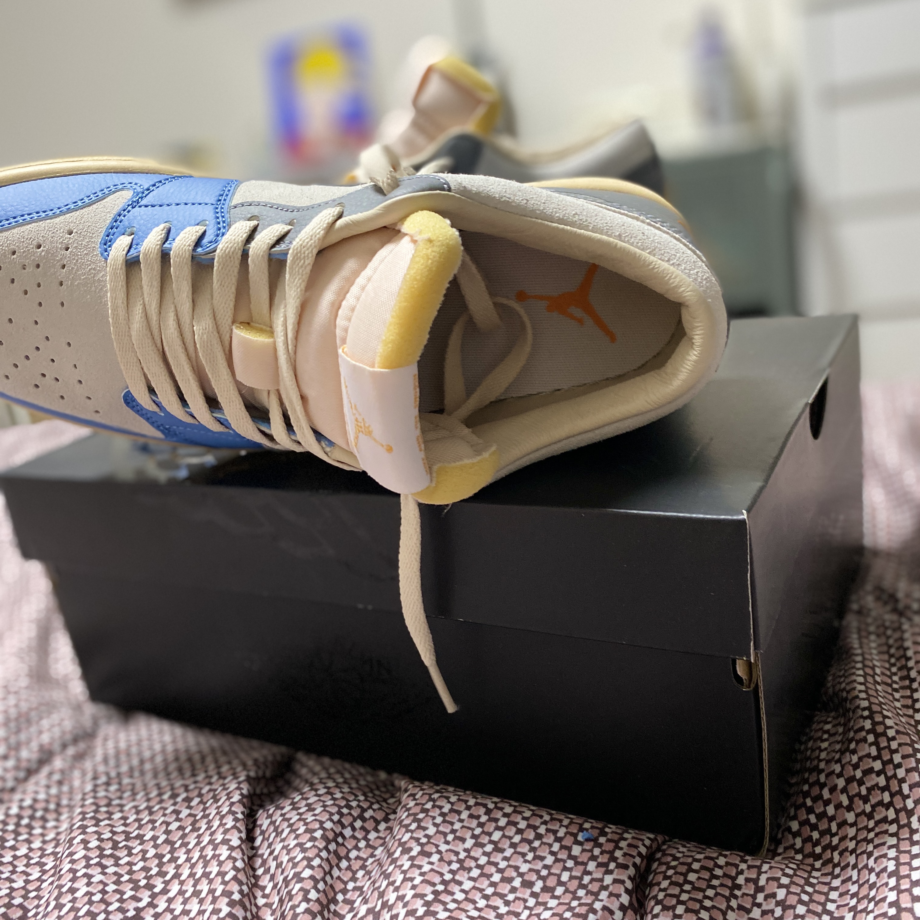 Jordan 1 Low SE Tokyo 96 착용 스타일 - 4