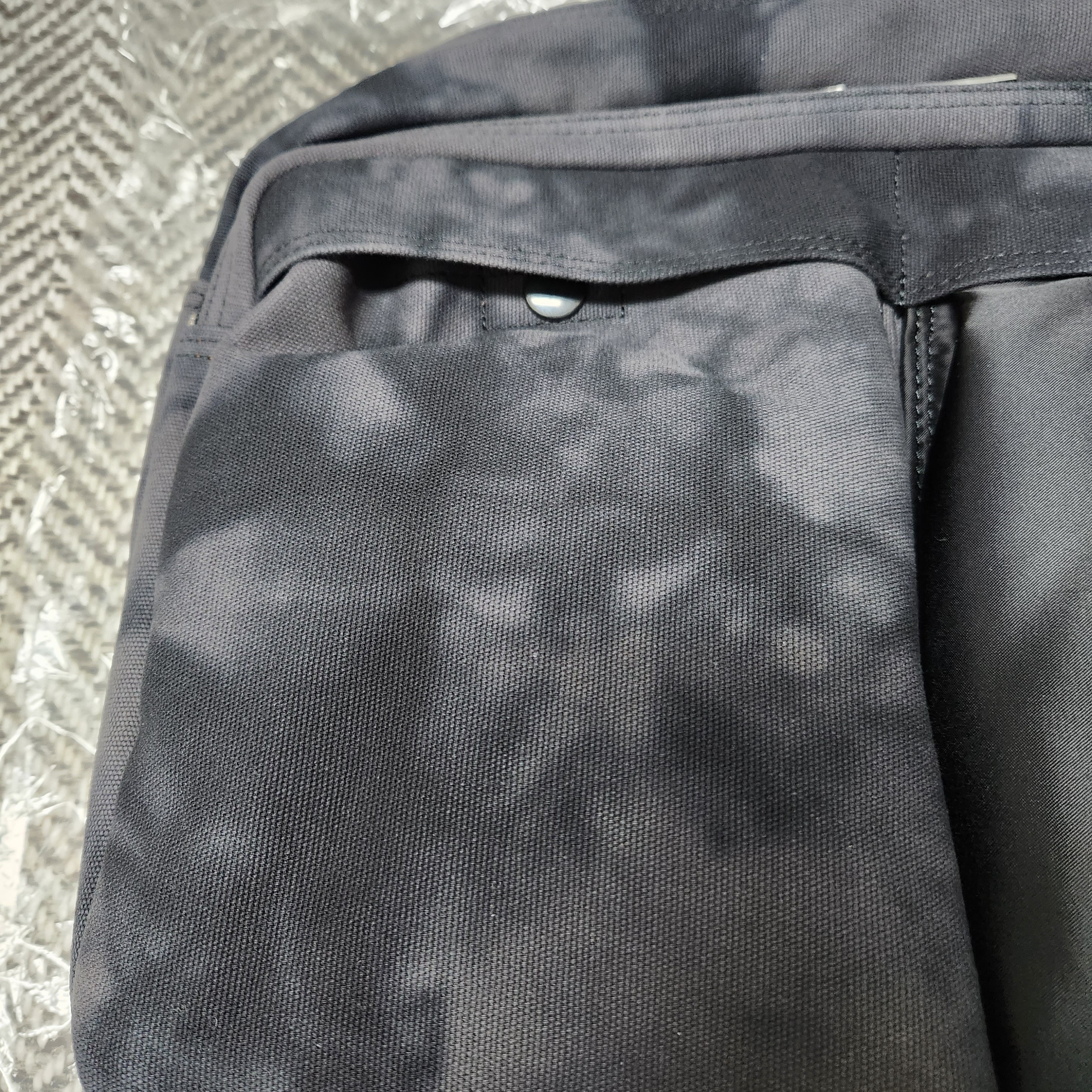 Porter x Palace 2Way Shoulder Bag Black 착용 스타일 - 2