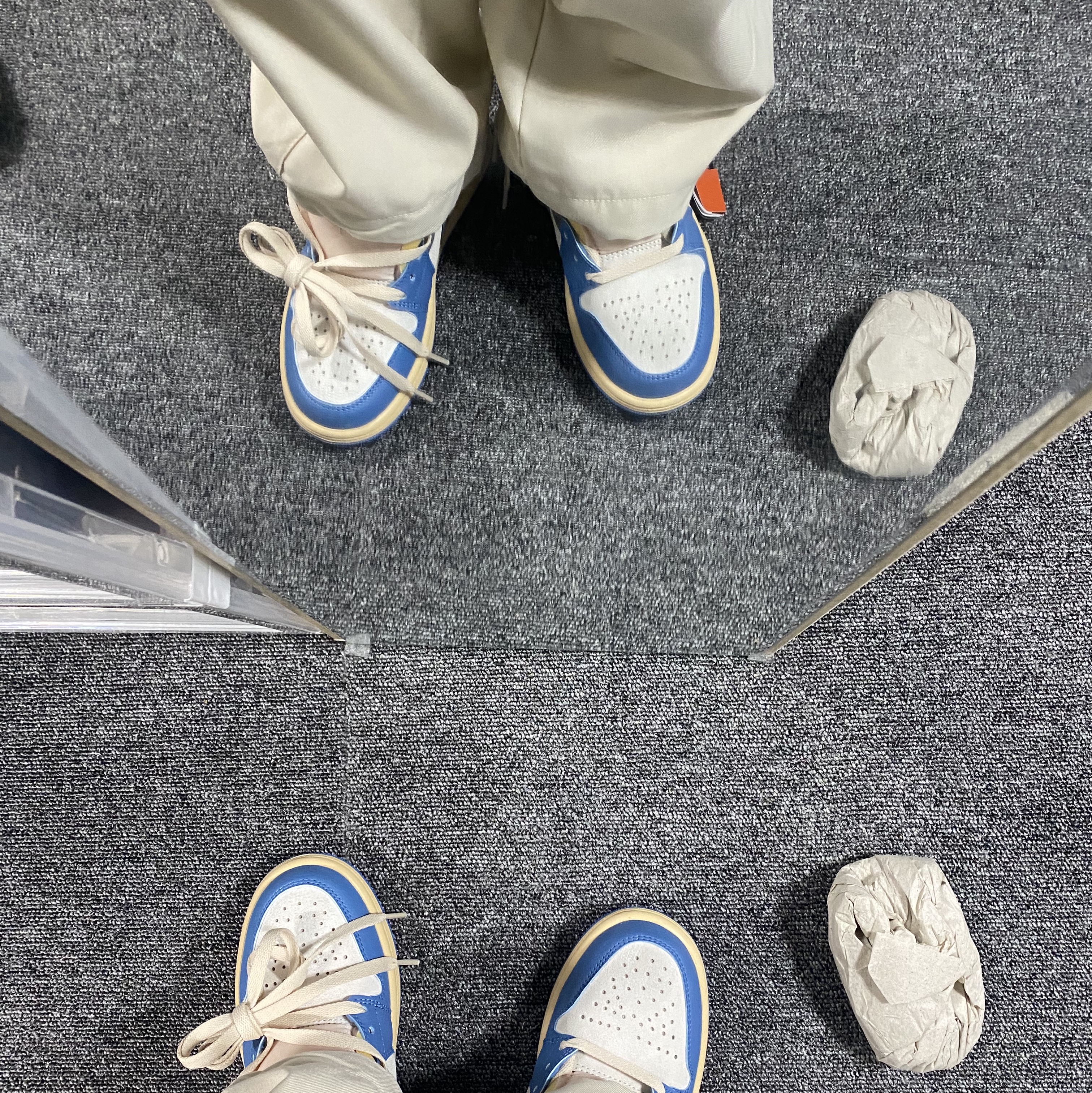 Jordan 1 Low SE Tokyo 96 착용 스타일 - 4