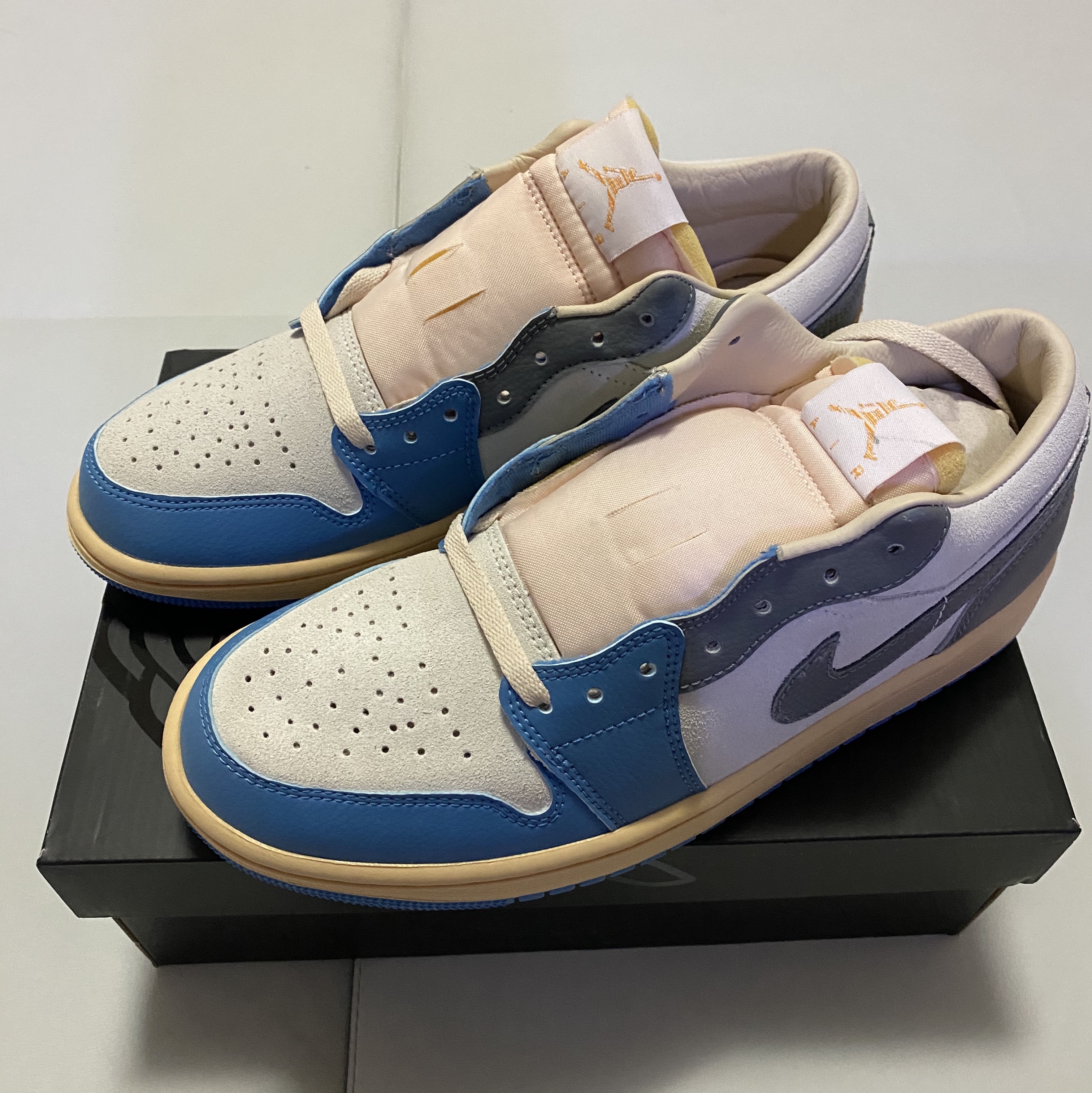 Jordan 1 Low SE Tokyo 96 착용 스타일 - 1
